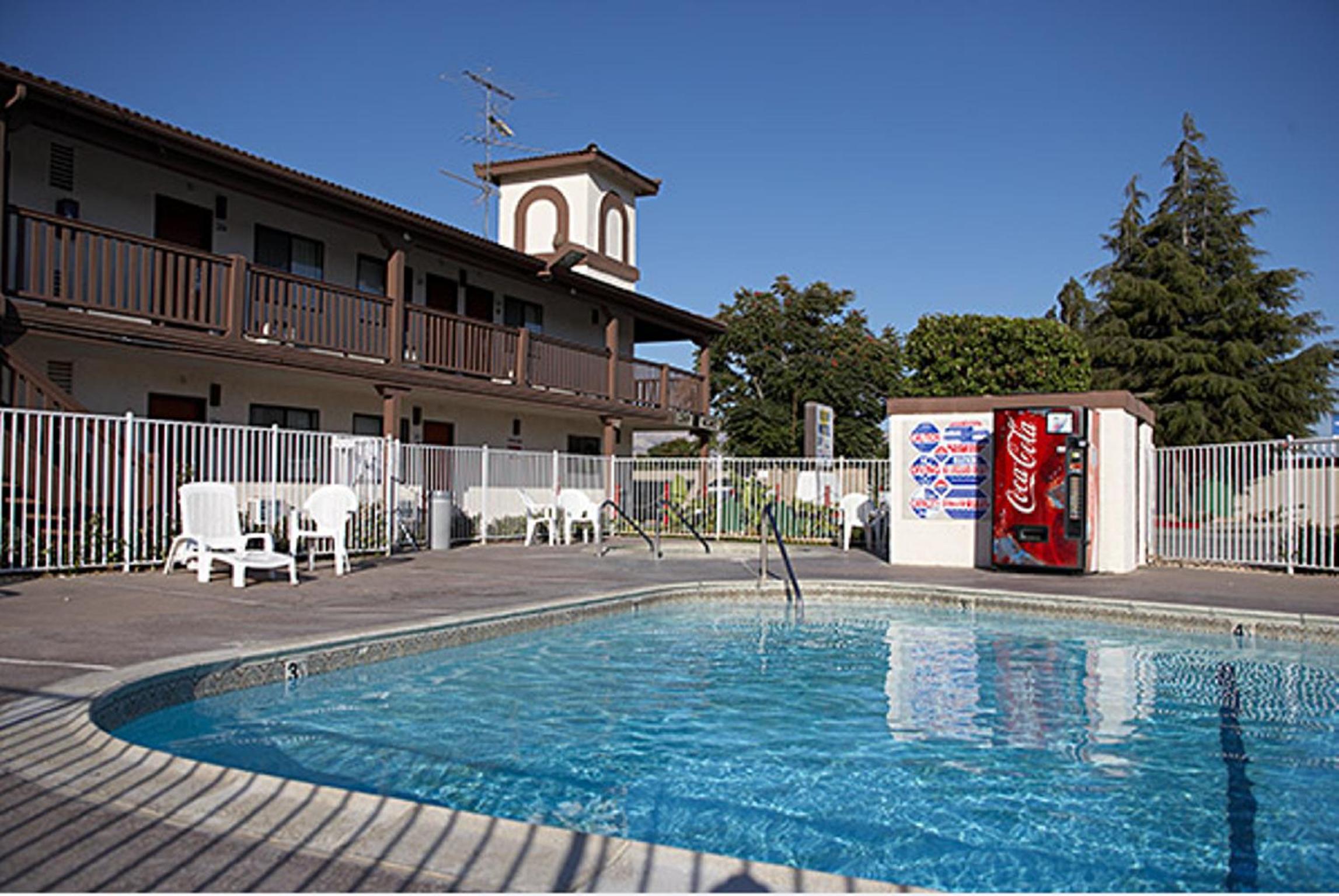 Newark Vacations - EZ 8 Motel Newark - Property Image 14