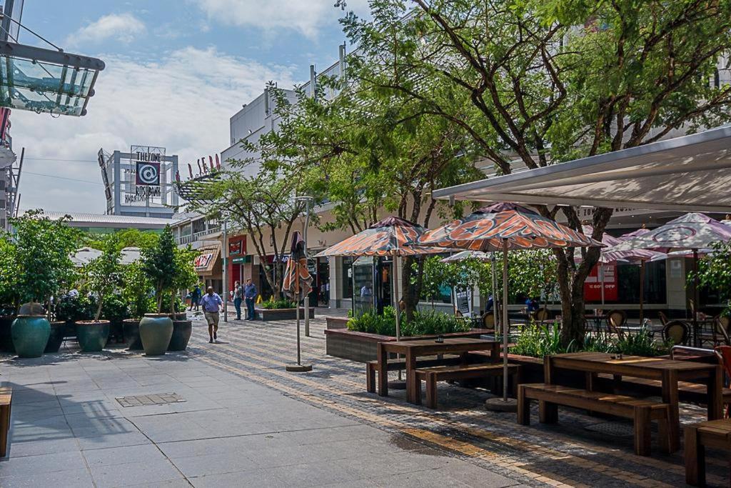 One Perfect Stay Median Rosebank