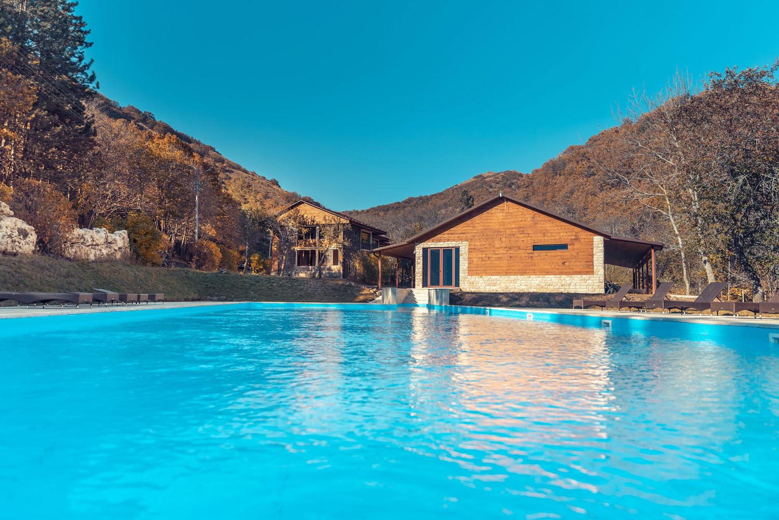 Apricot Aghveran Resort