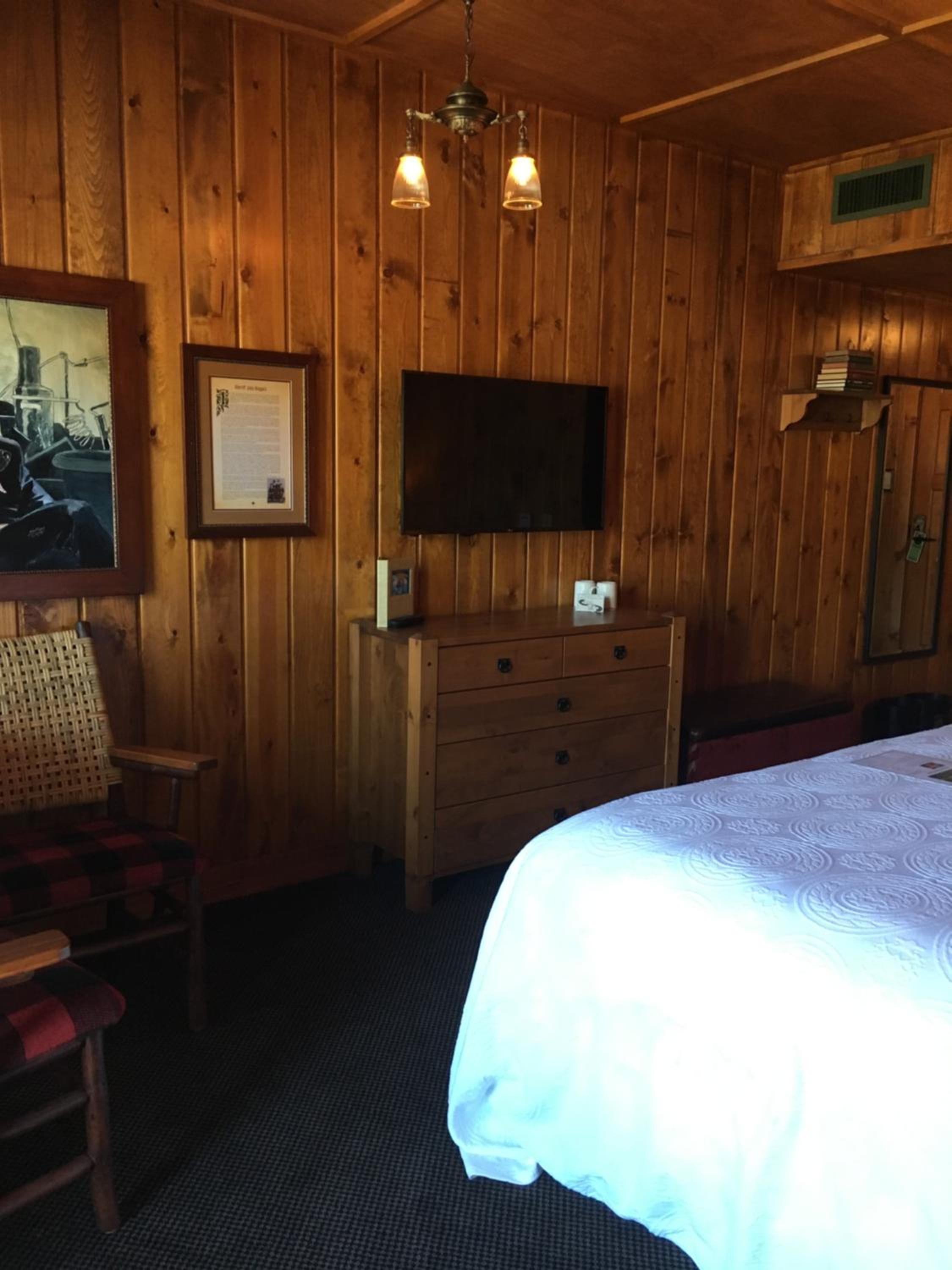 McMenamins Kalama Harbor Lodge