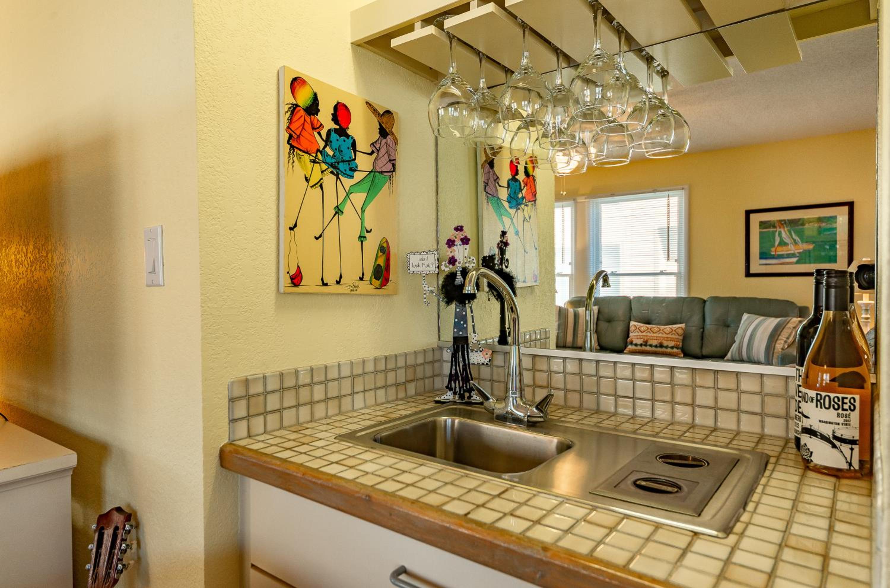 Shore Fun - 3 Bedroom Oceanfront Condo in Kill Devil Hills, Perfect for up to 6 Guests view 2