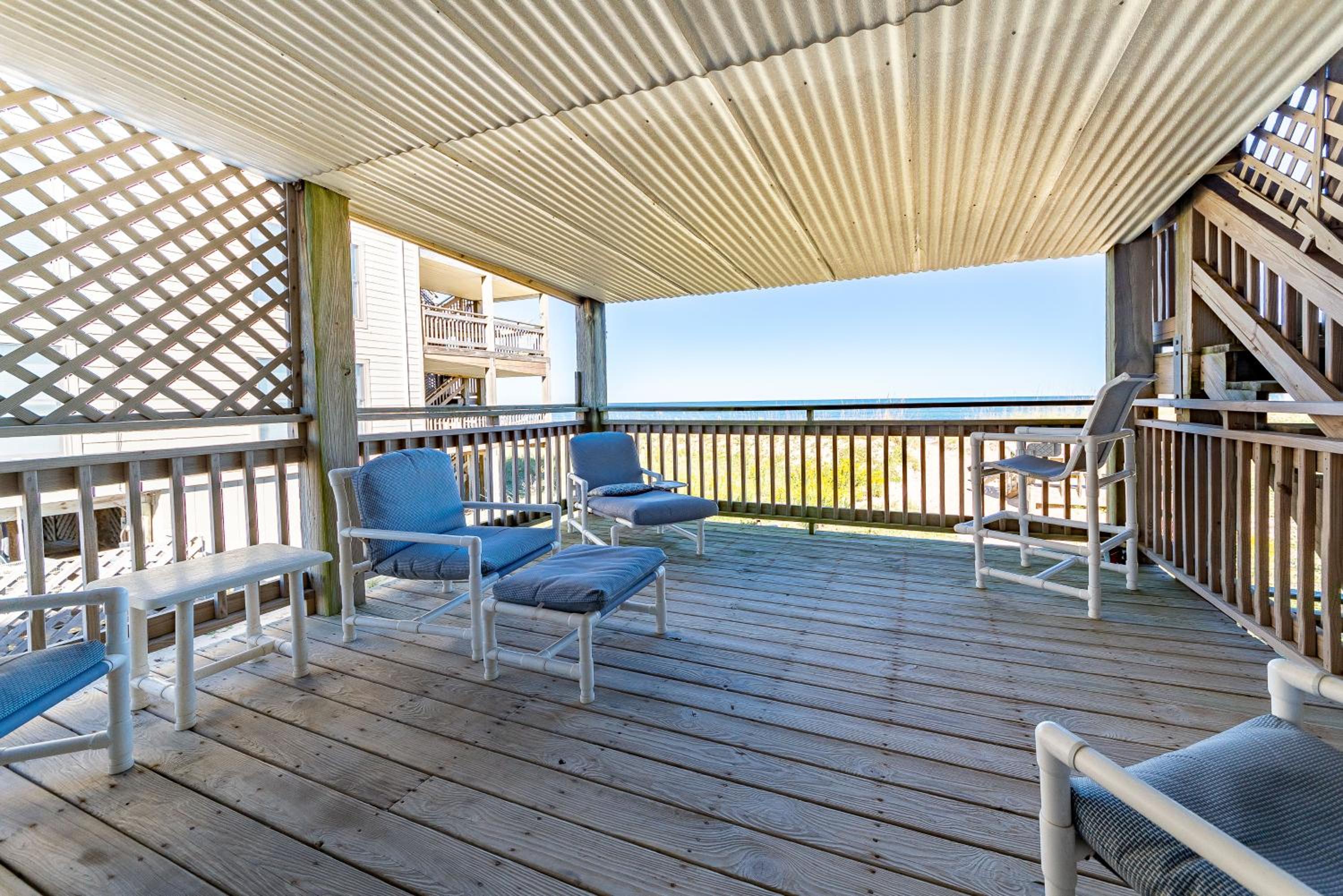 Shore Fun - 3 Bedroom Oceanfront Condo in Kill Devil Hills, Perfect for up to 6 Guests view 3