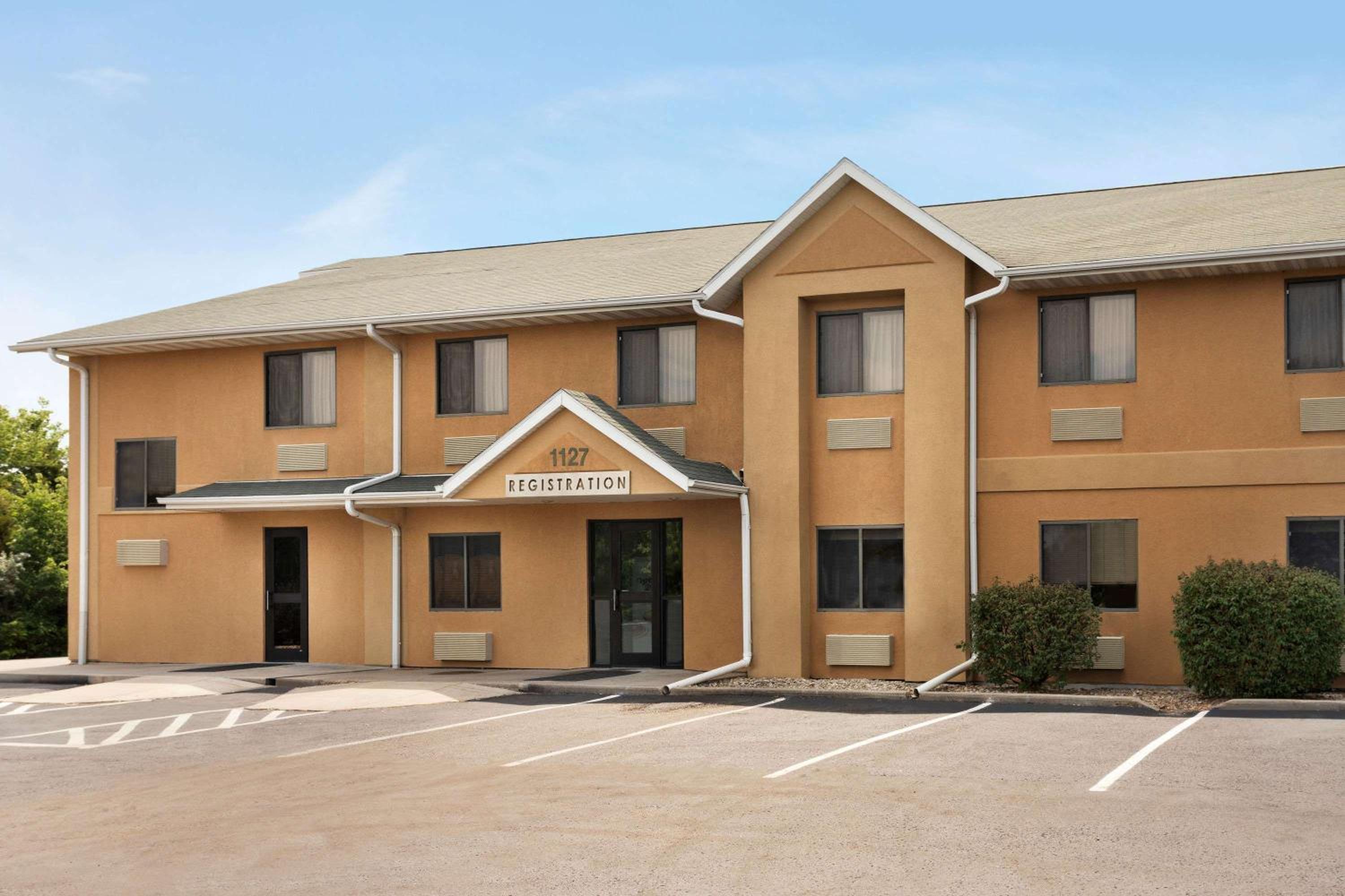 Travelodge by Wyndham Marysville view 2