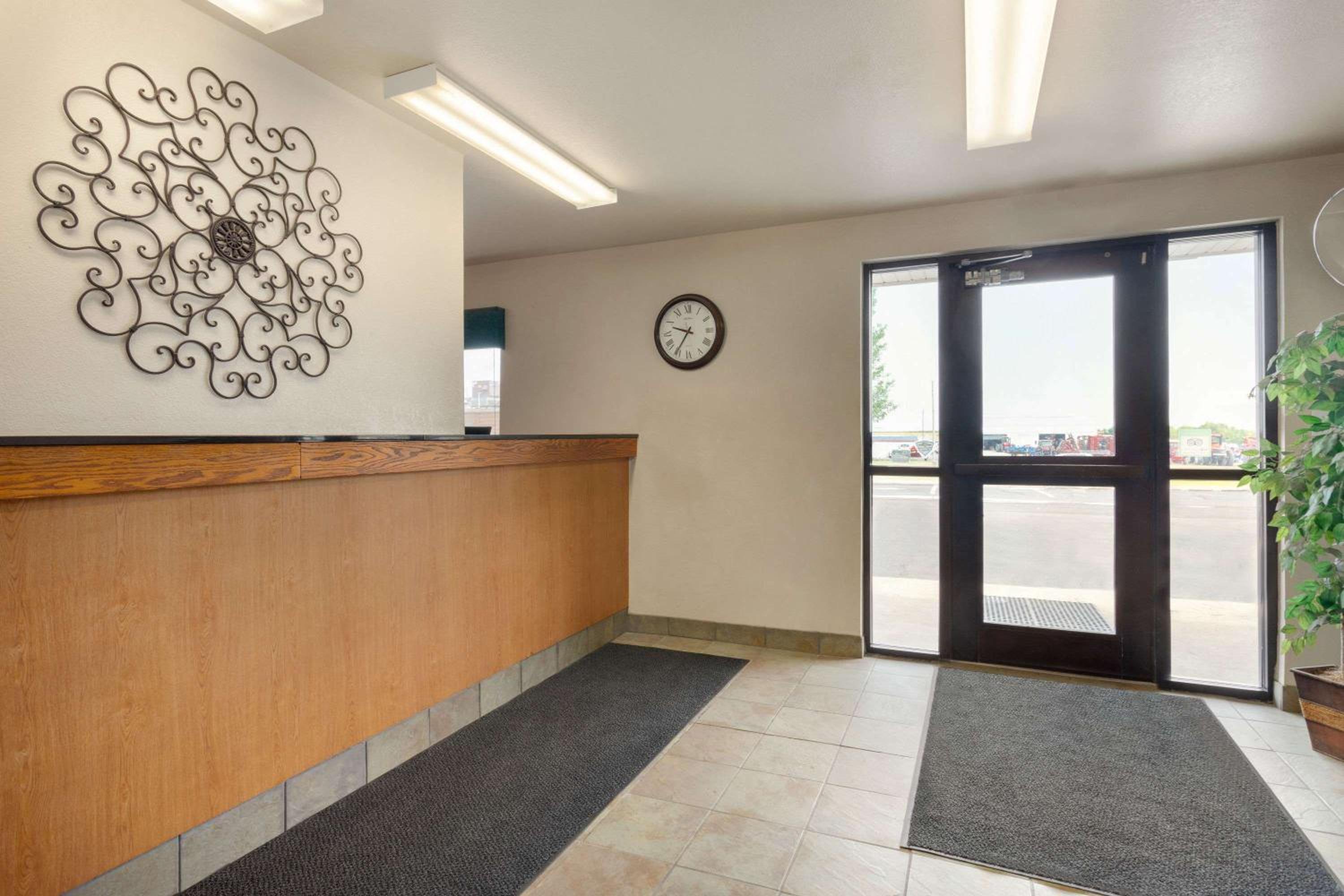 Travelodge by Wyndham Marysville view 3