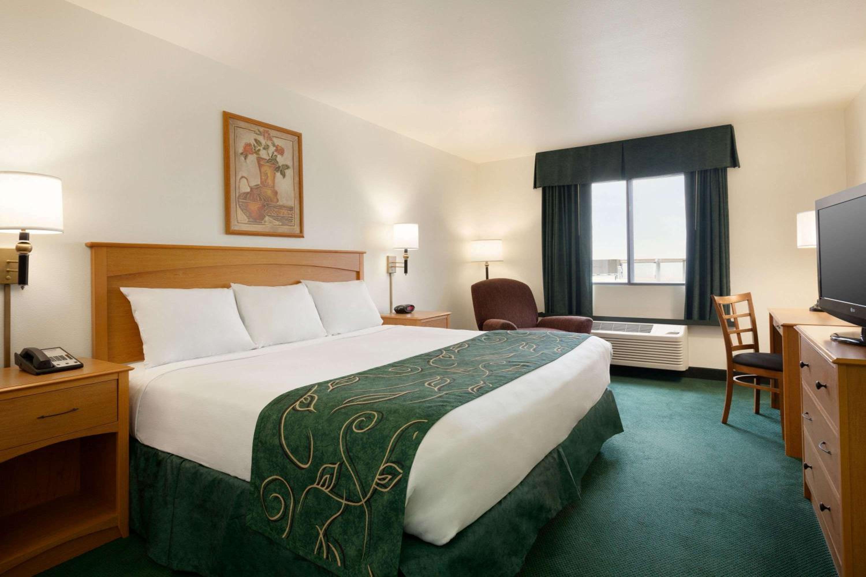 Travelodge by Wyndham Milford view 4