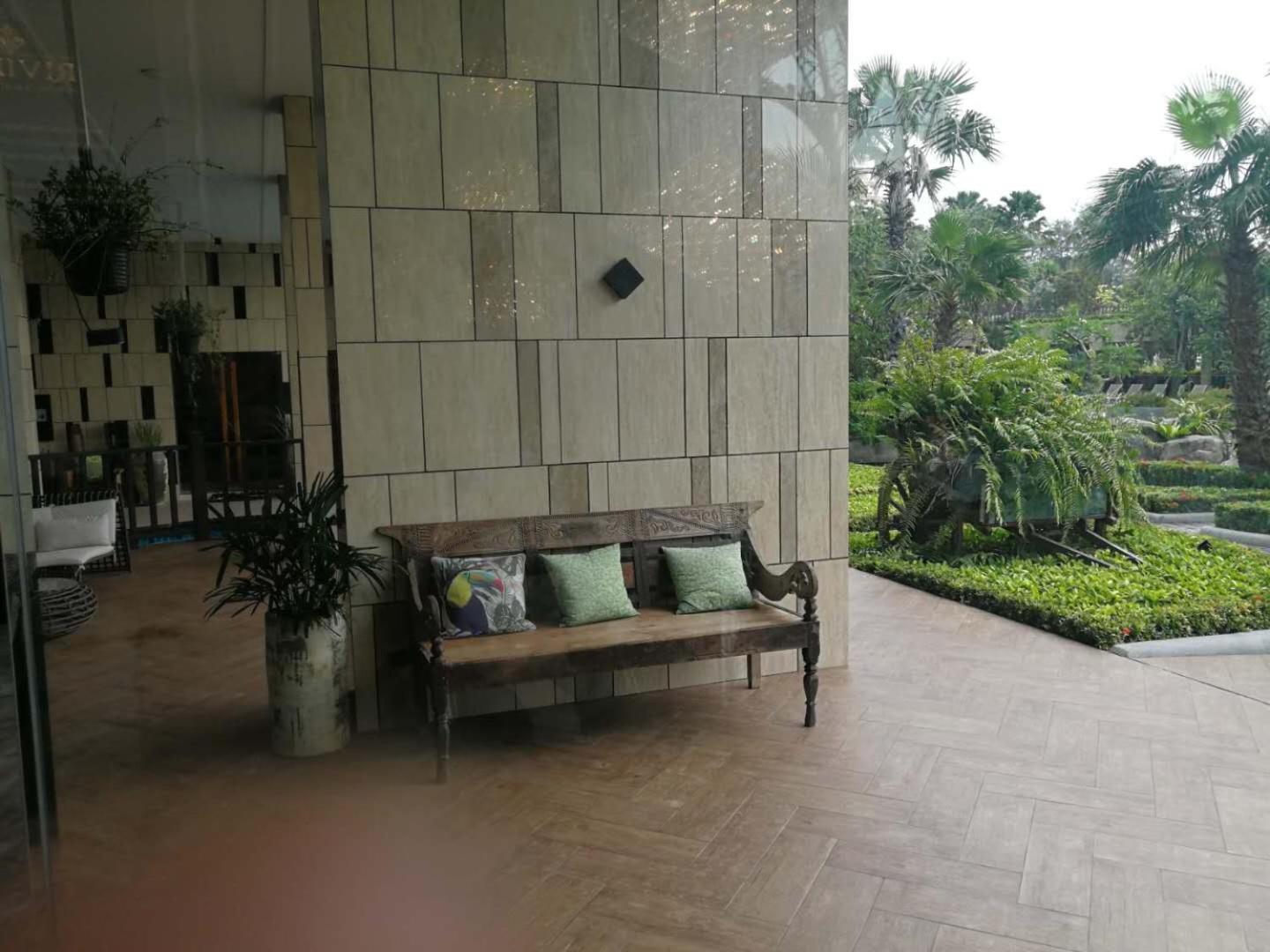 The Riviera Wongamat Hong Apartment