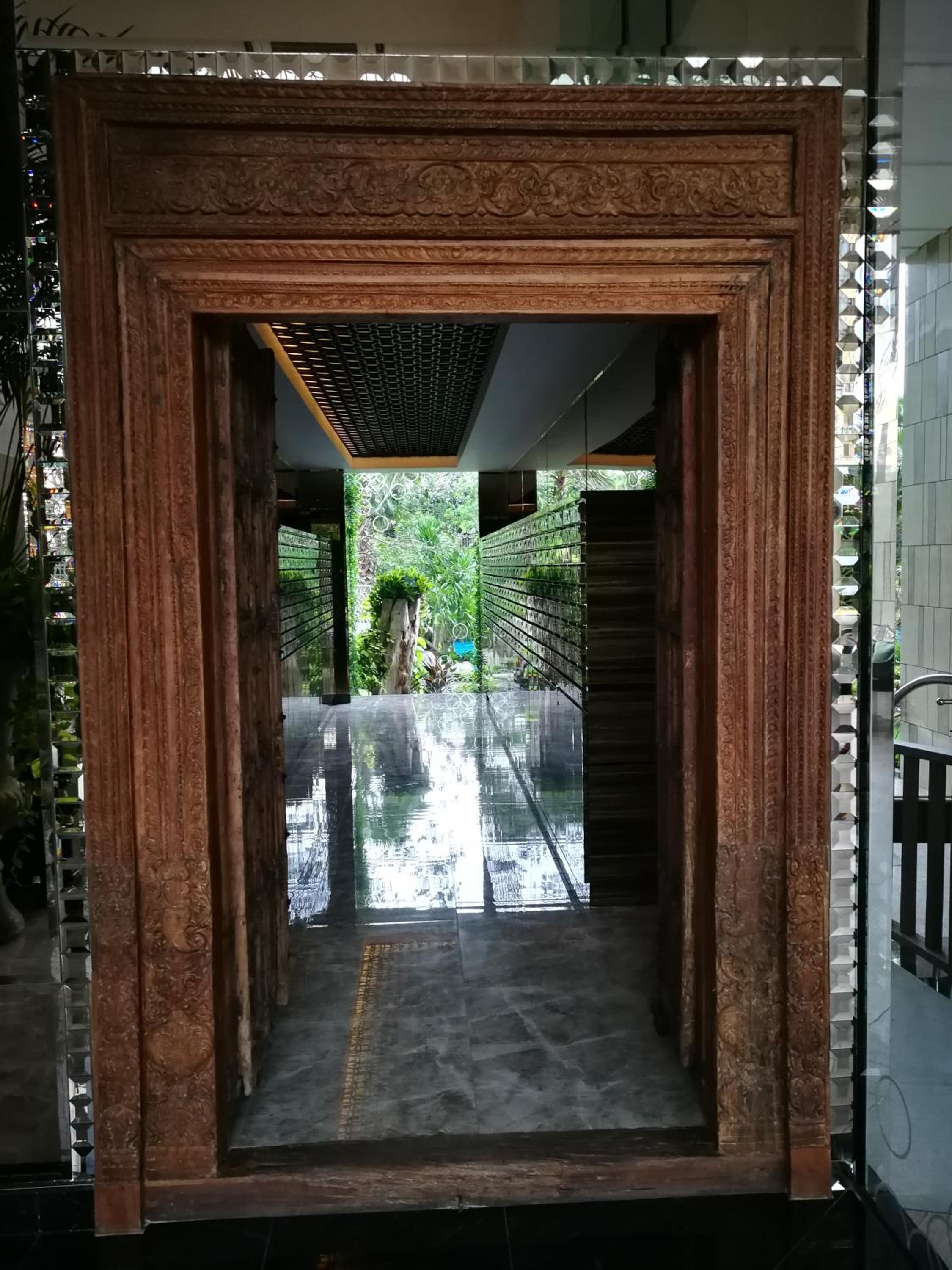 The Riviera Wongamat Hong Apartment