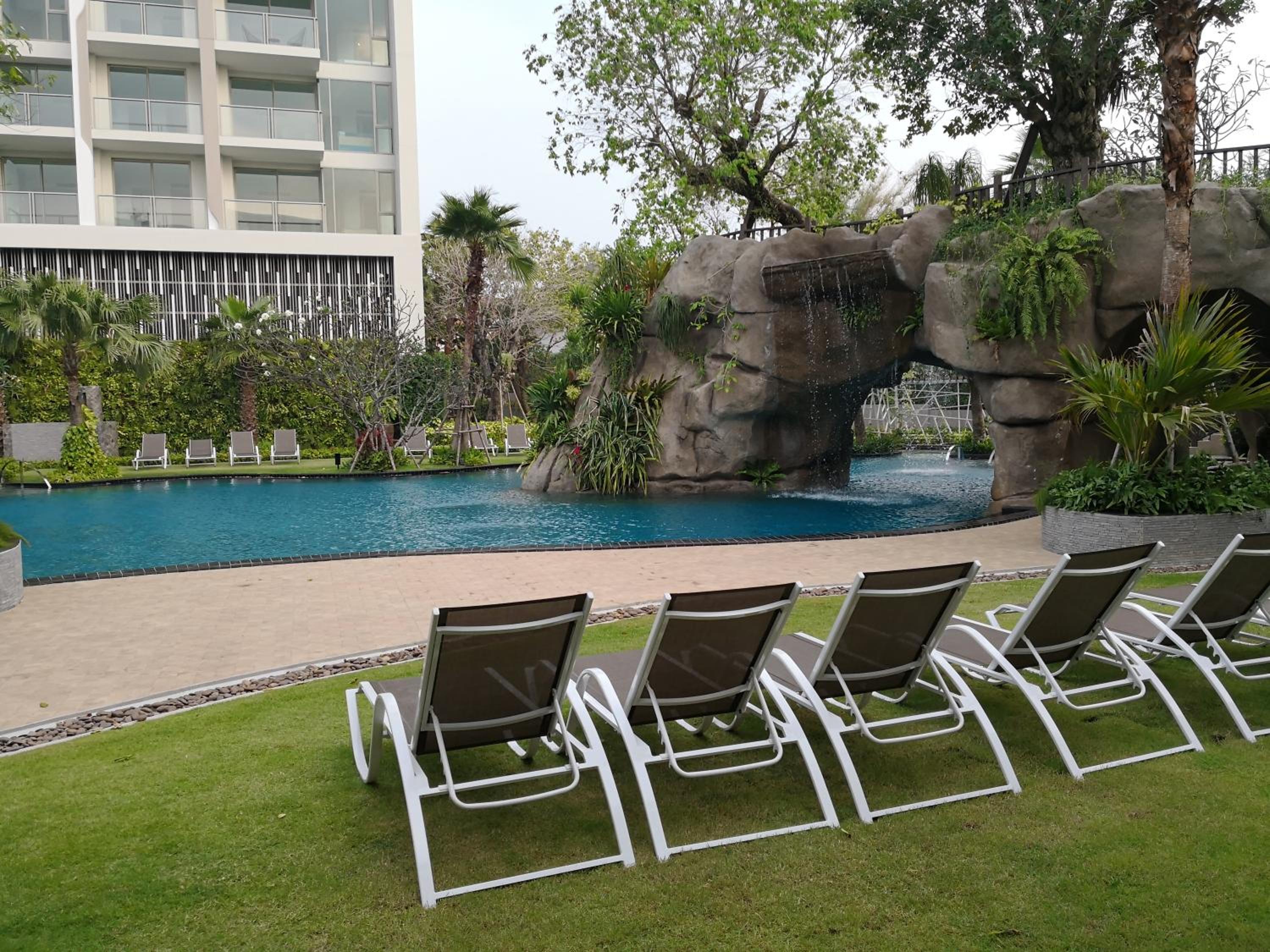 The Riviera Wongamat Hong Apartment