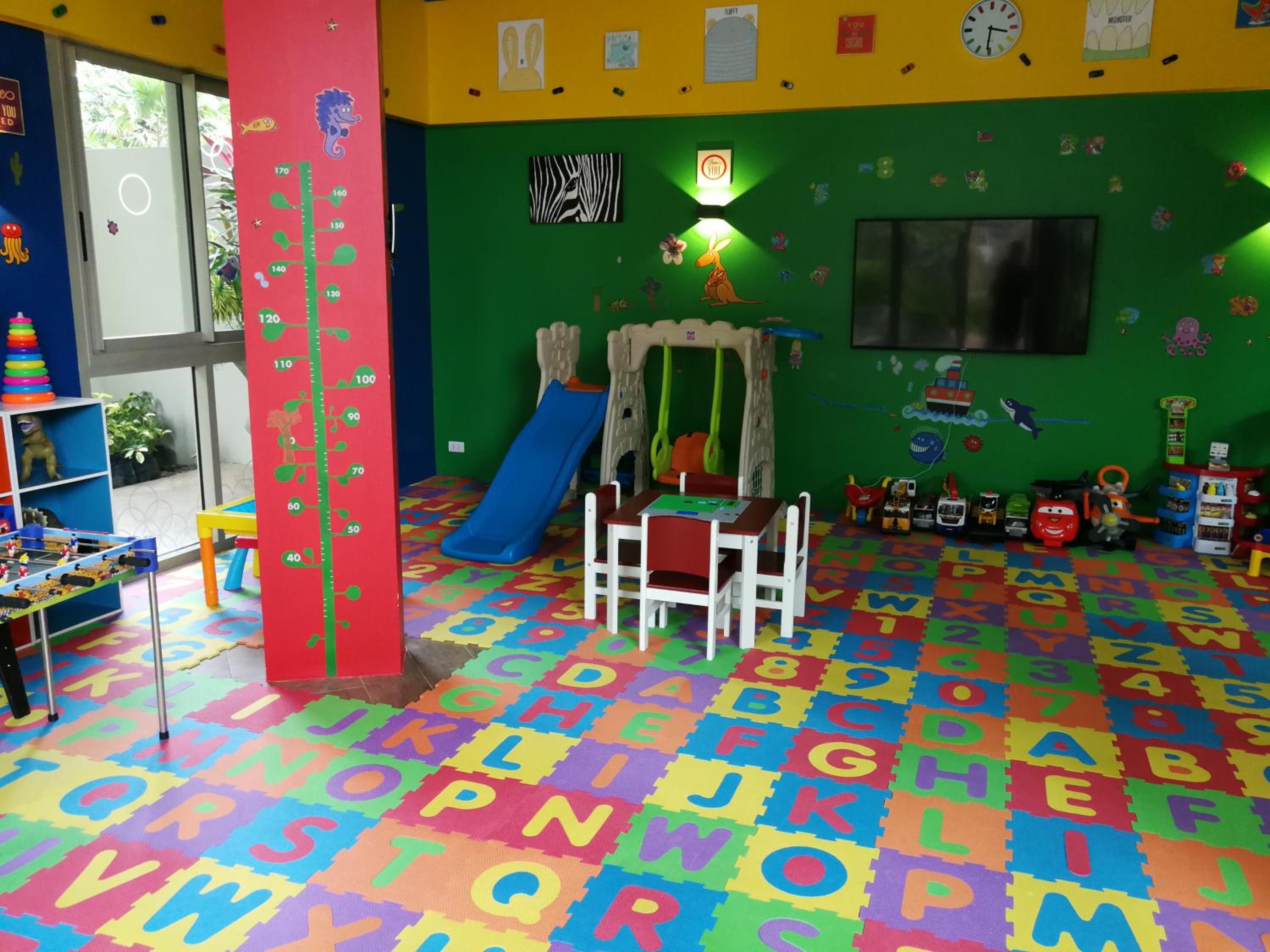The Riviera Wongamat Hong Apartment
