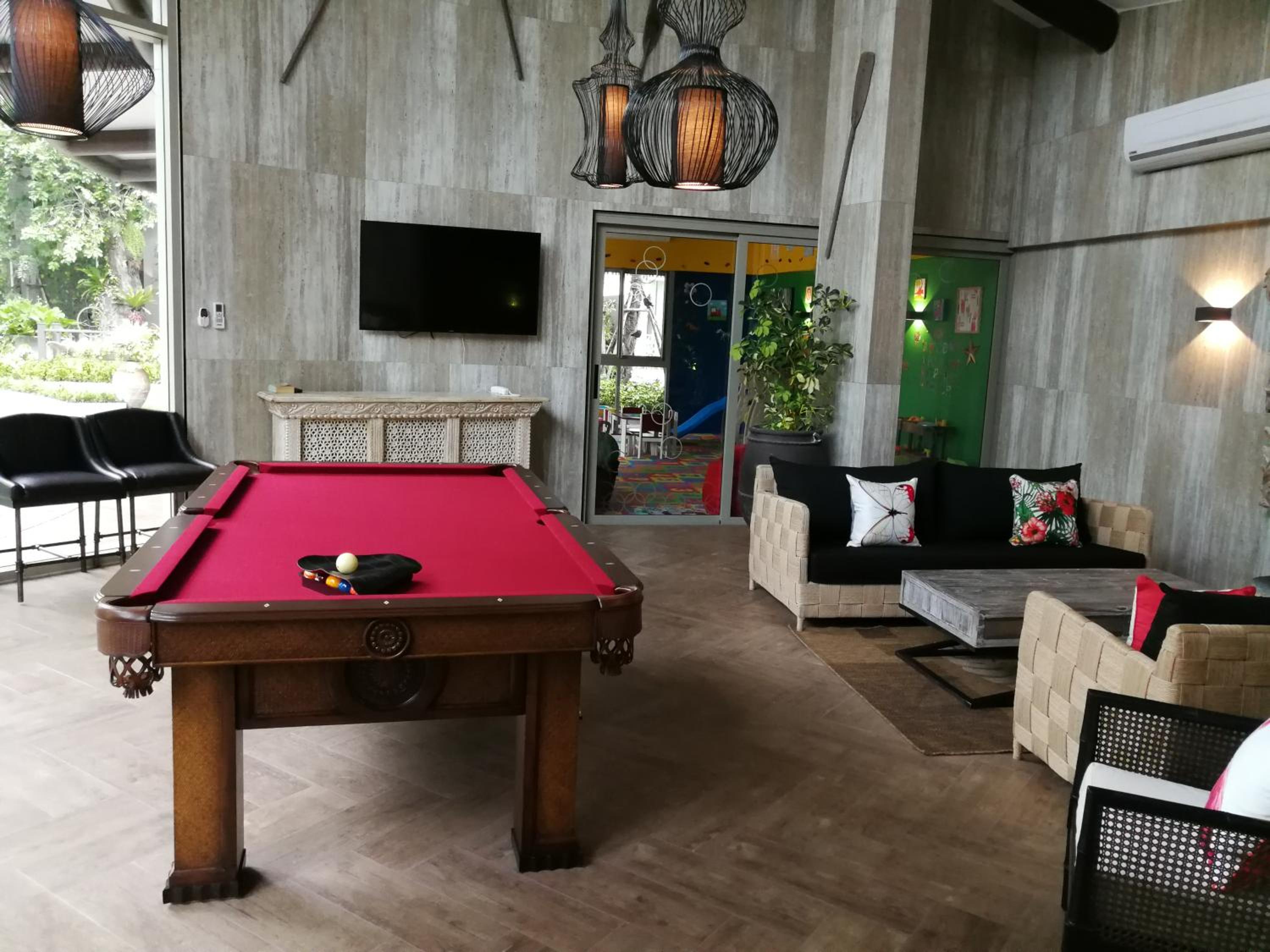The Riviera Wongamat Hong Apartment