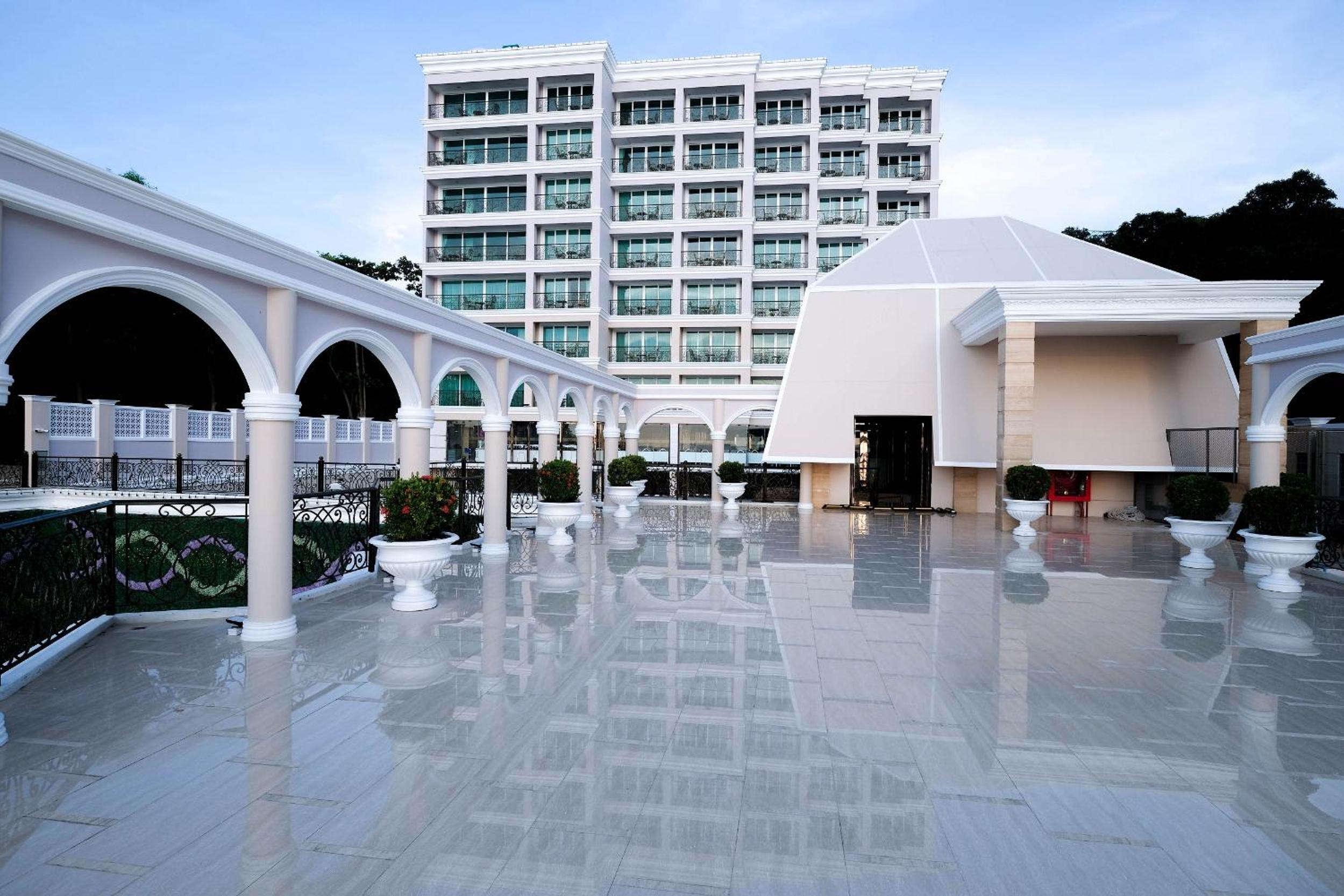 Hotel LK Emerald Beach - SHA Extra Plus - Image 1