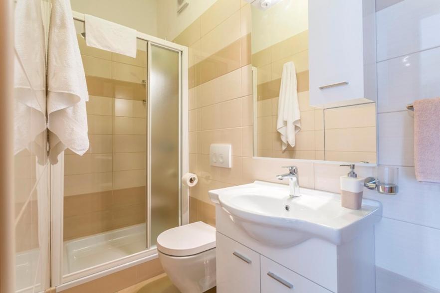 Apartmani Bezmalinović