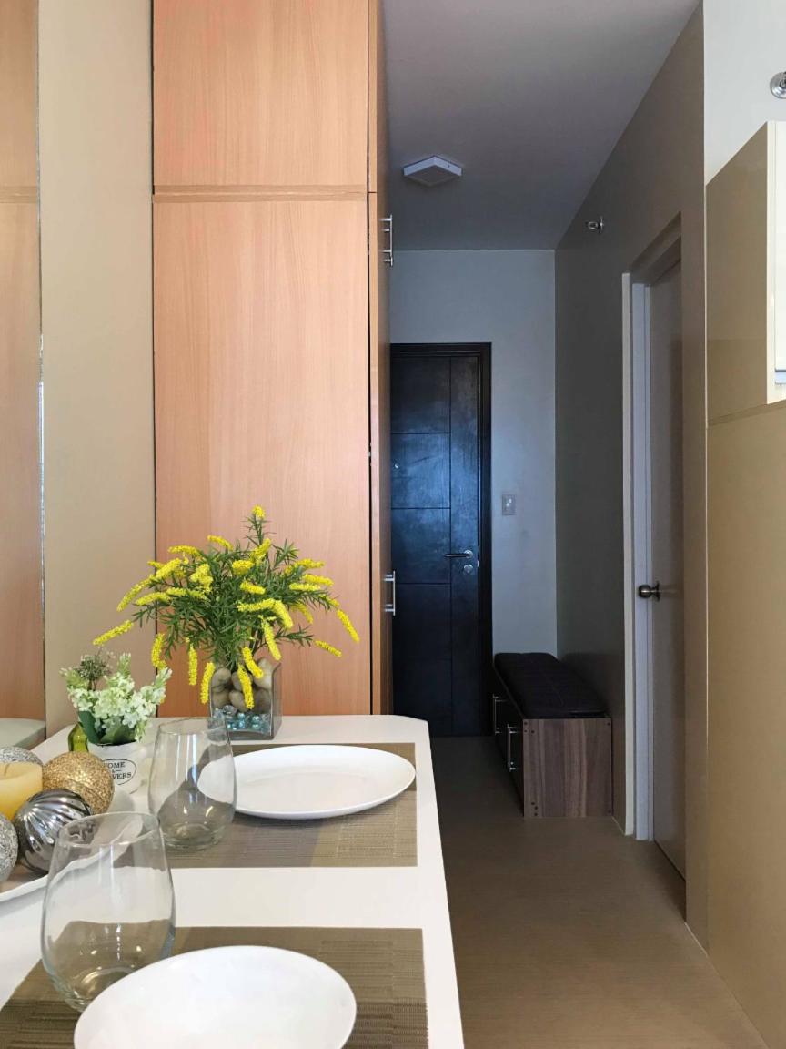 Avida Fully Furnished Modern Contemporary Studio