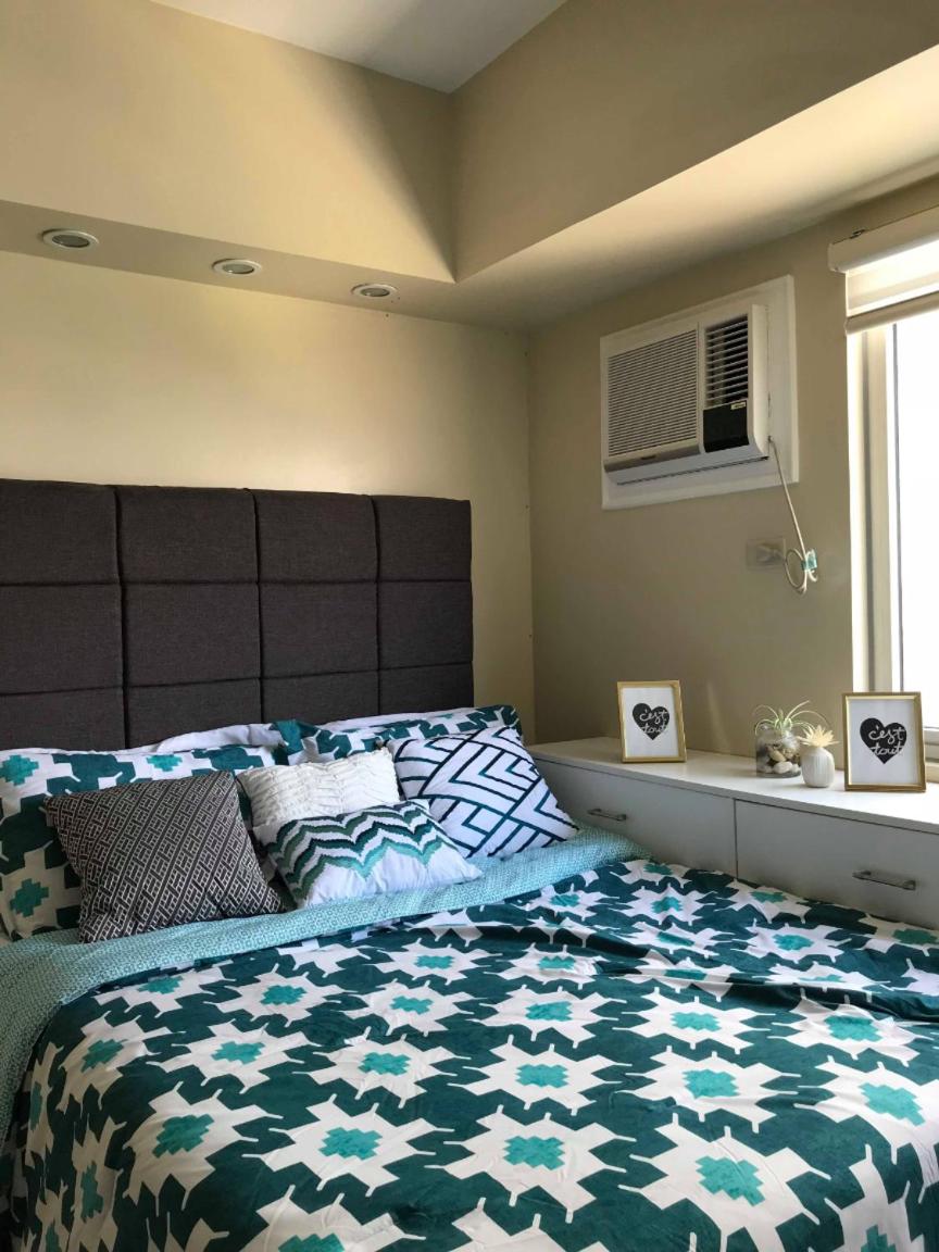 Avida Fully Furnished Modern Contemporary Studio