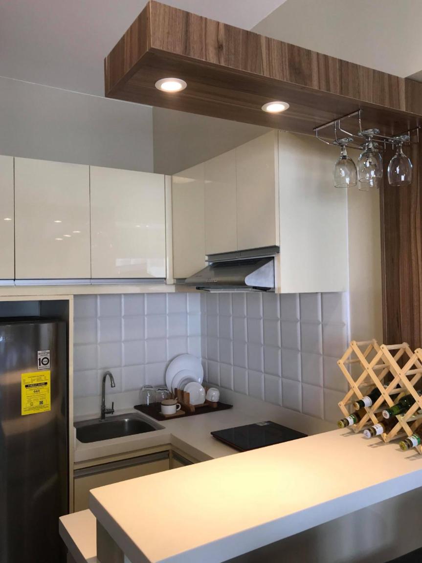 Avida Fully Furnished Modern Contemporary Studio