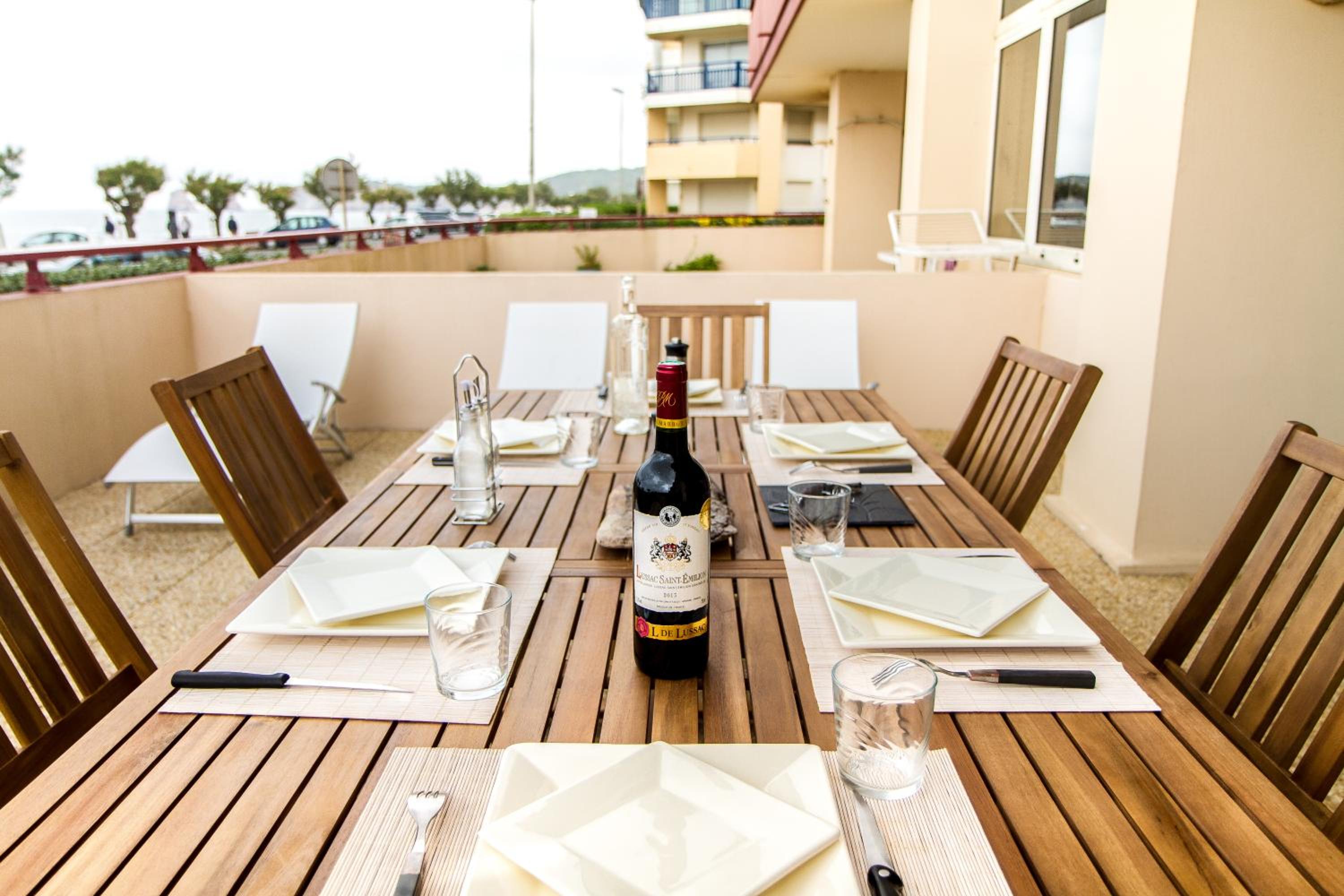 Front de Mer view 2