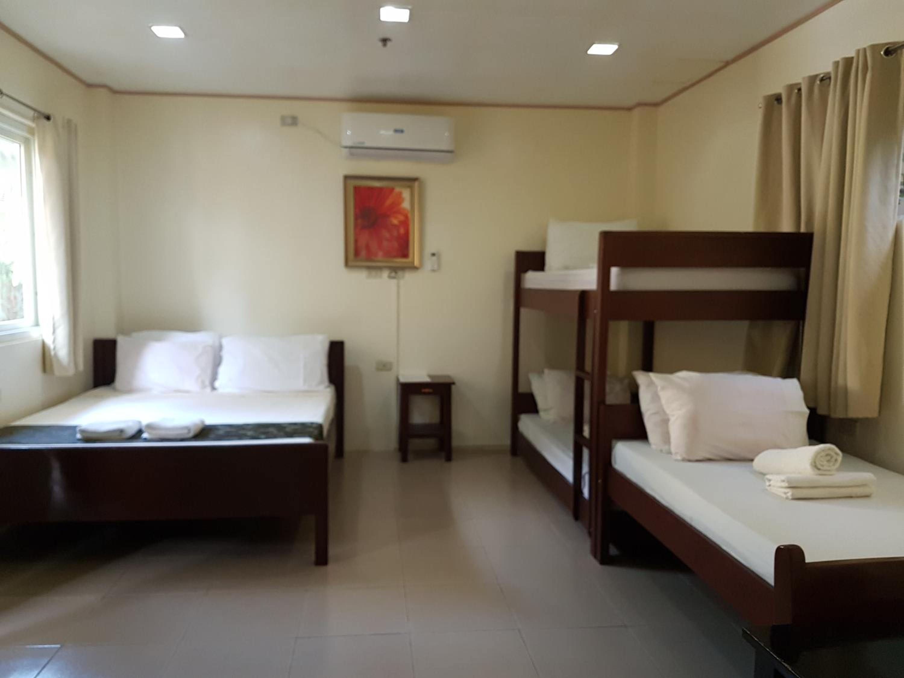 Blue Lagoon Inn & Suites