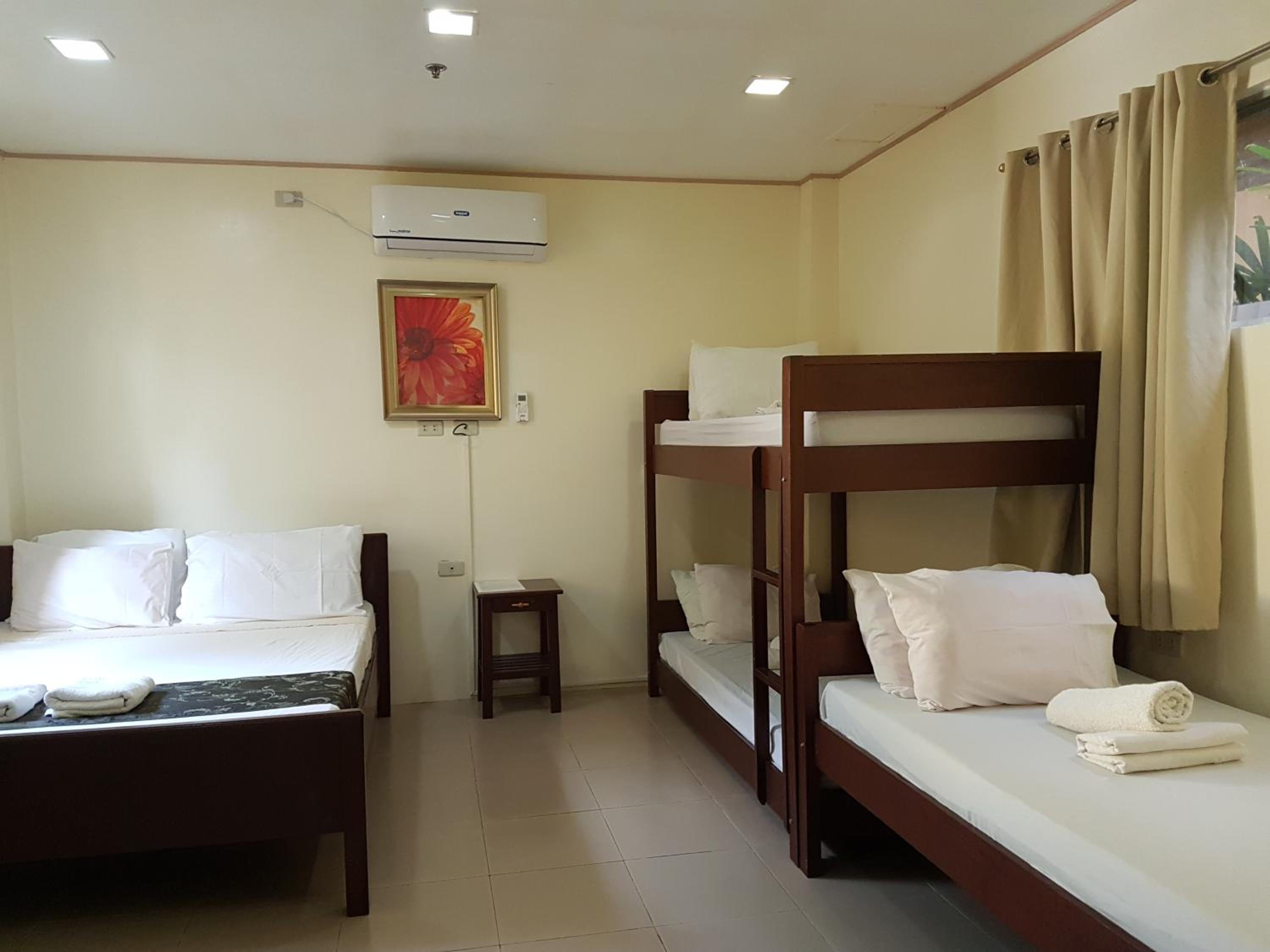 Blue Lagoon Inn & Suites