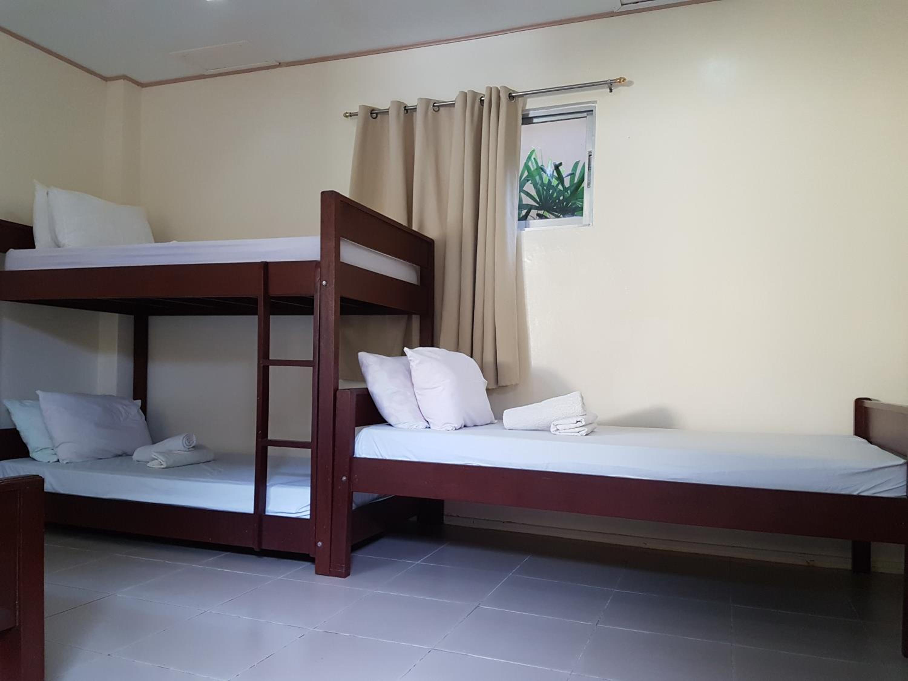 Blue Lagoon Inn & Suites