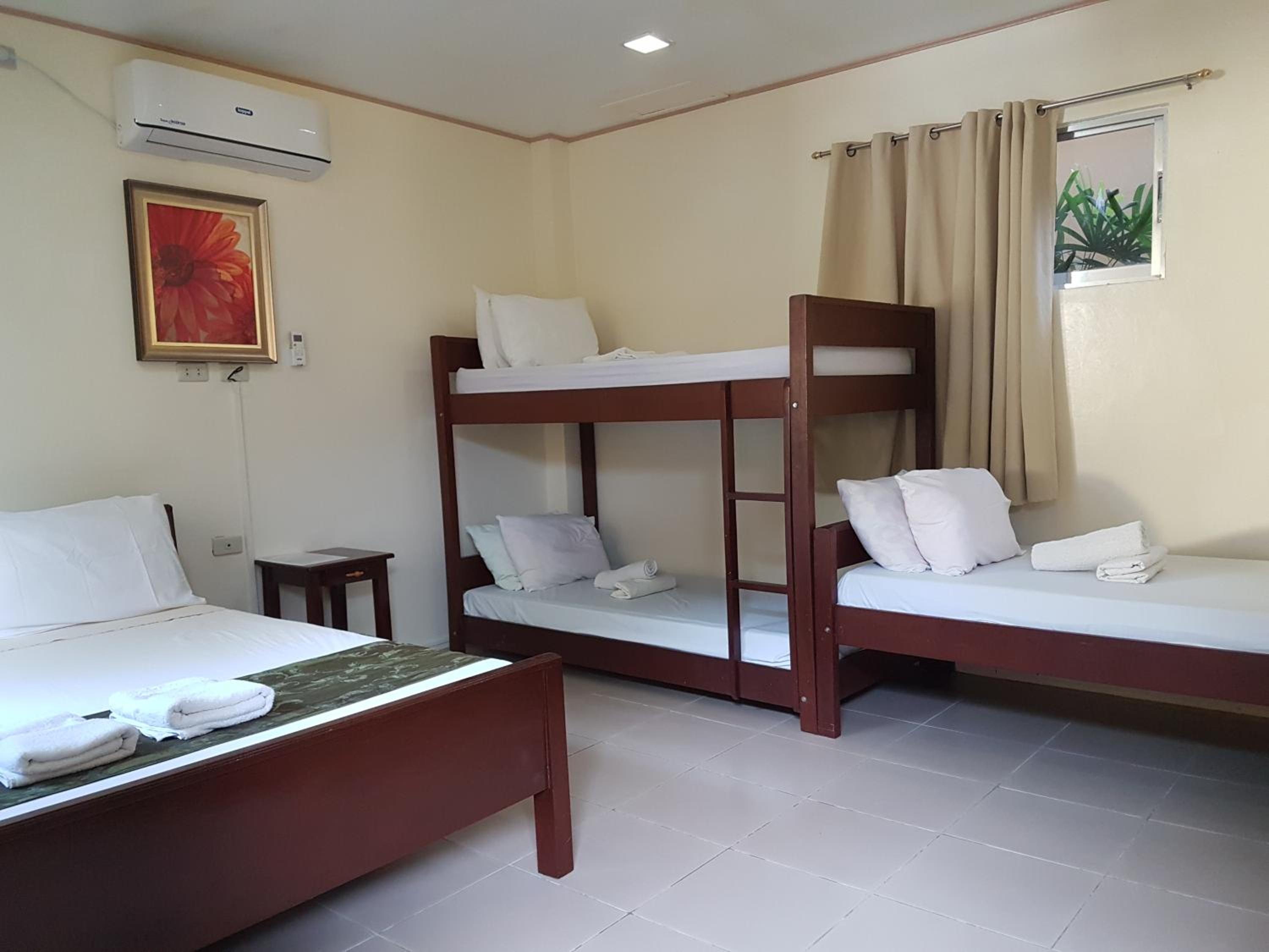 Blue Lagoon Inn & Suites