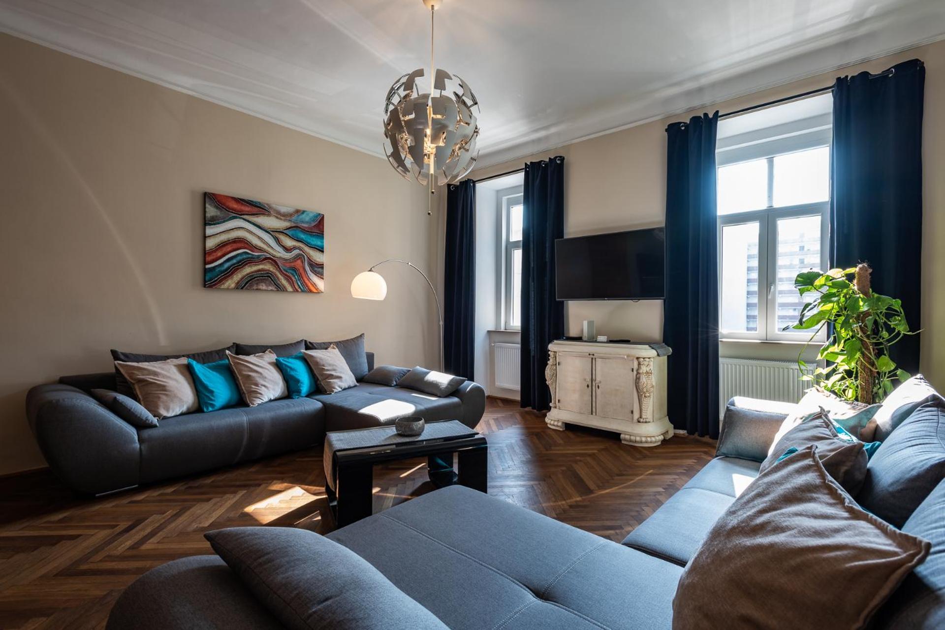 Center,The Rumbach suite view 5