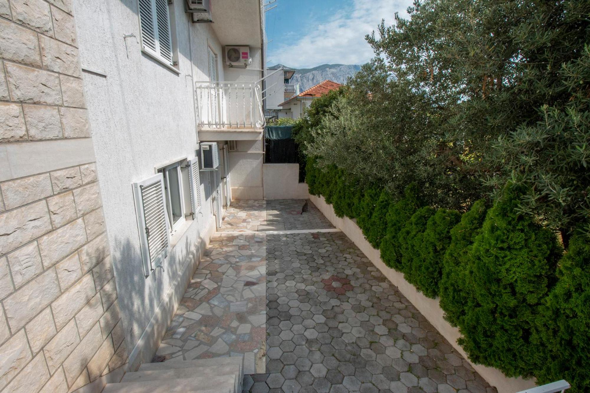 Photo 33