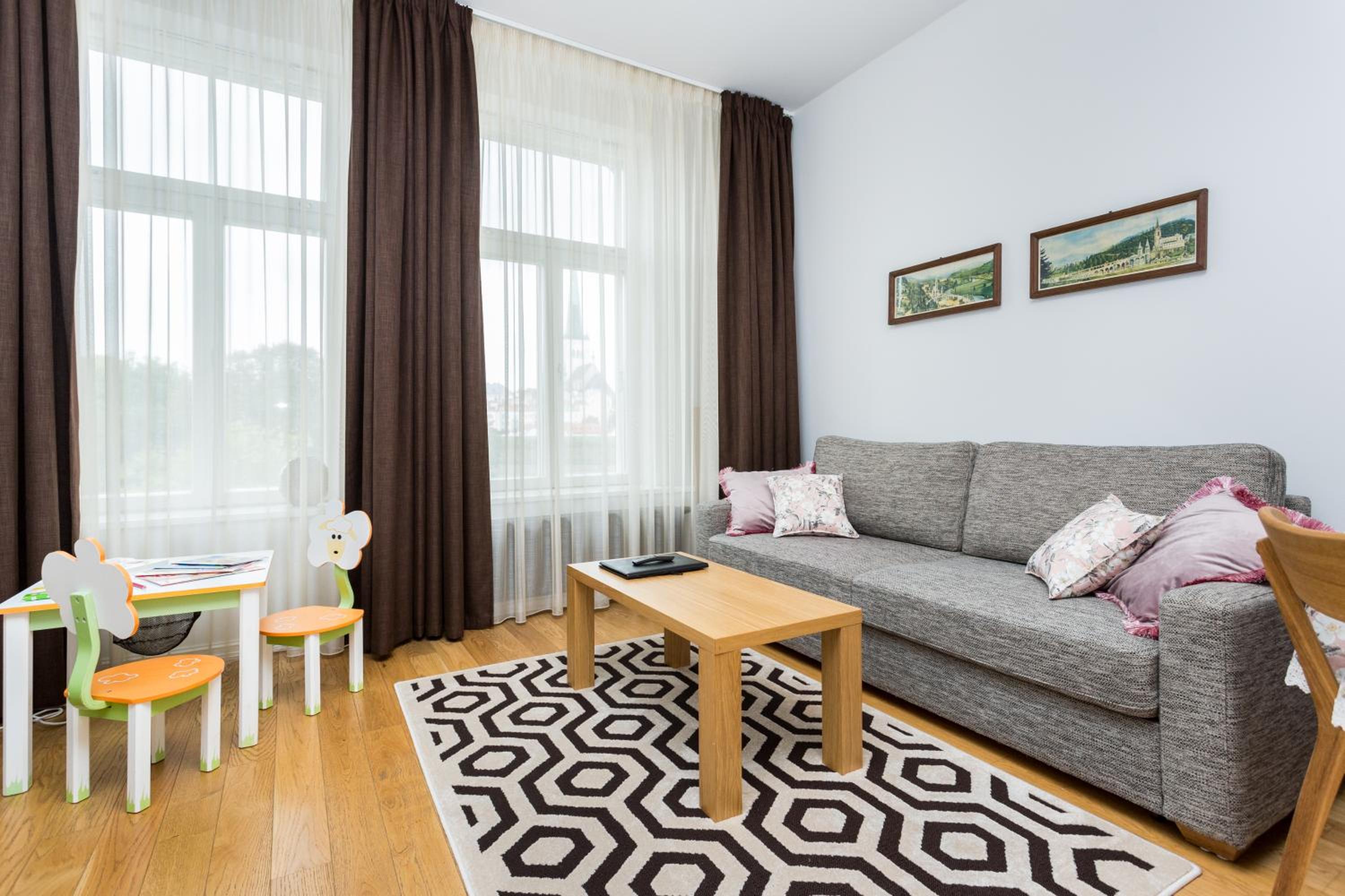Angleterre Apartments