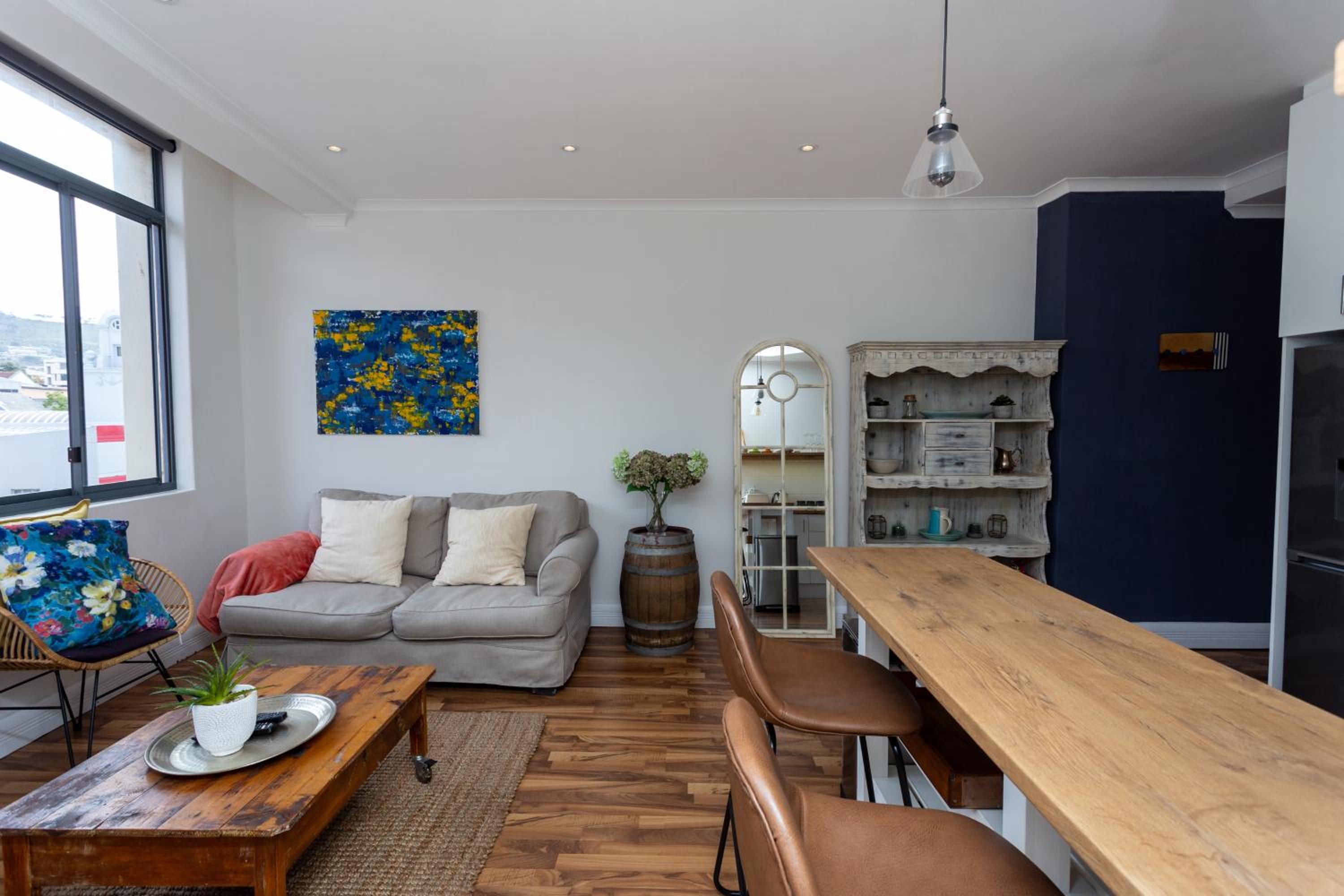 Trendy Cape Town CBD Apartment view 4
