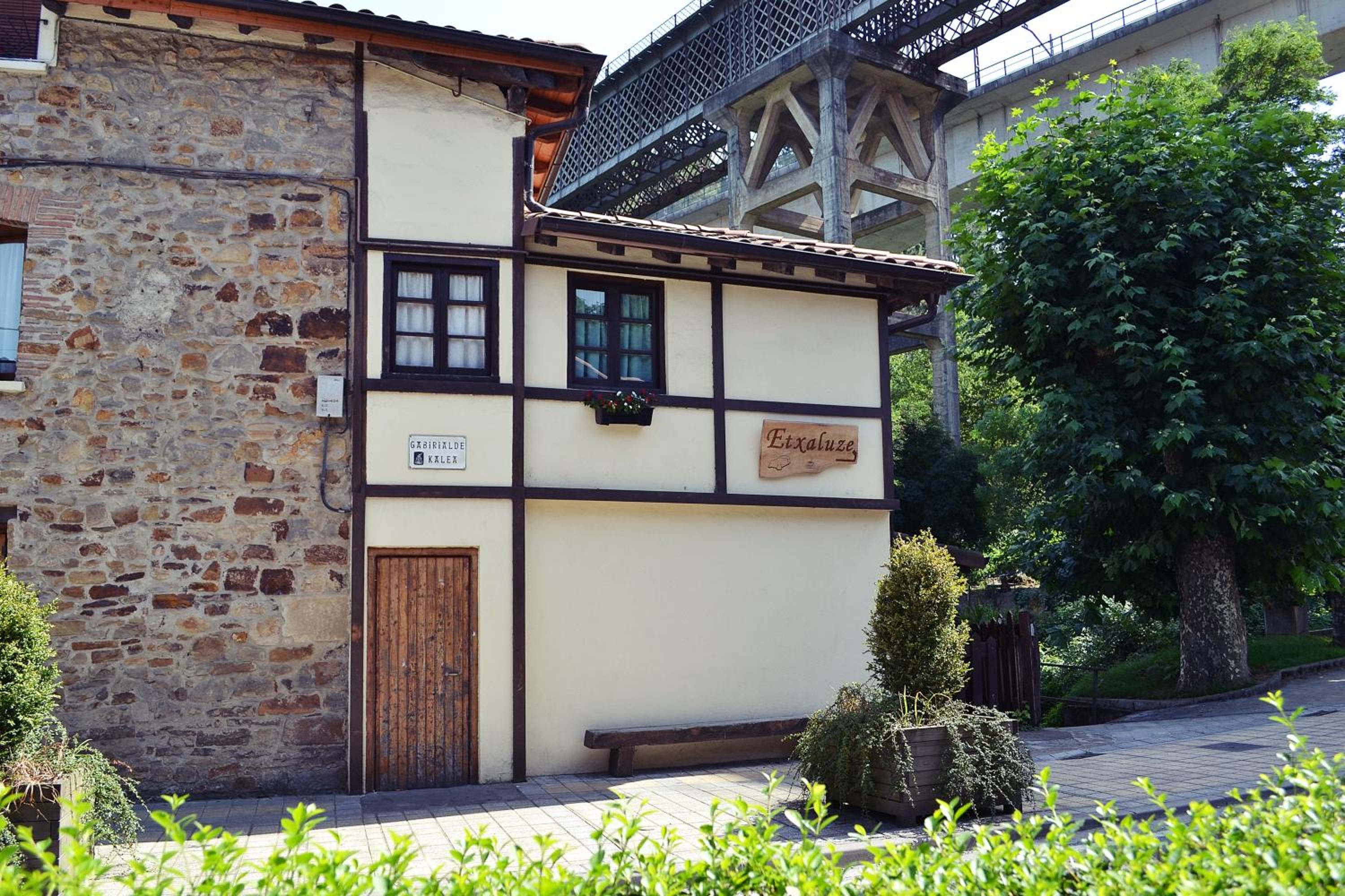 Casa Rural Etxaluze