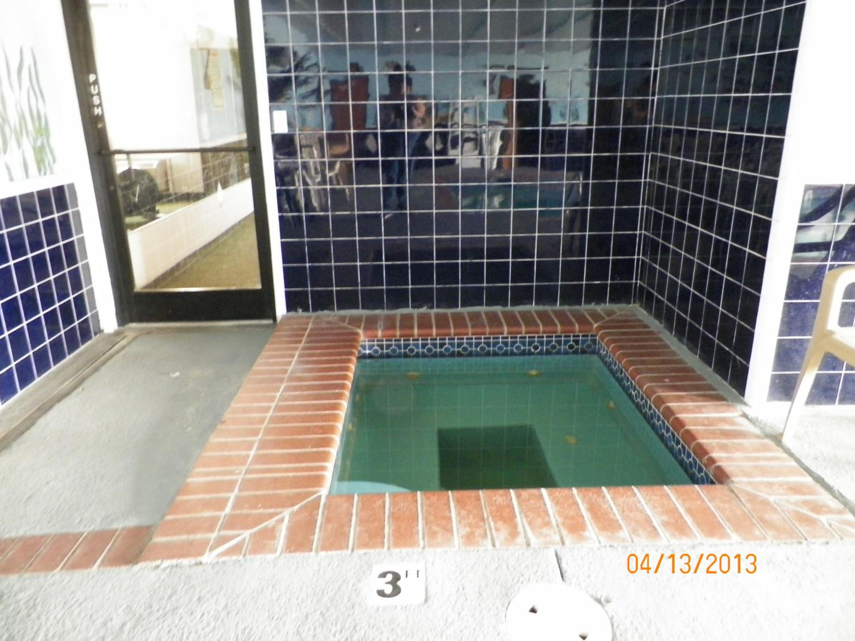 Childress Vacations - Super 8 by Wyndham Childress - Property Image 5