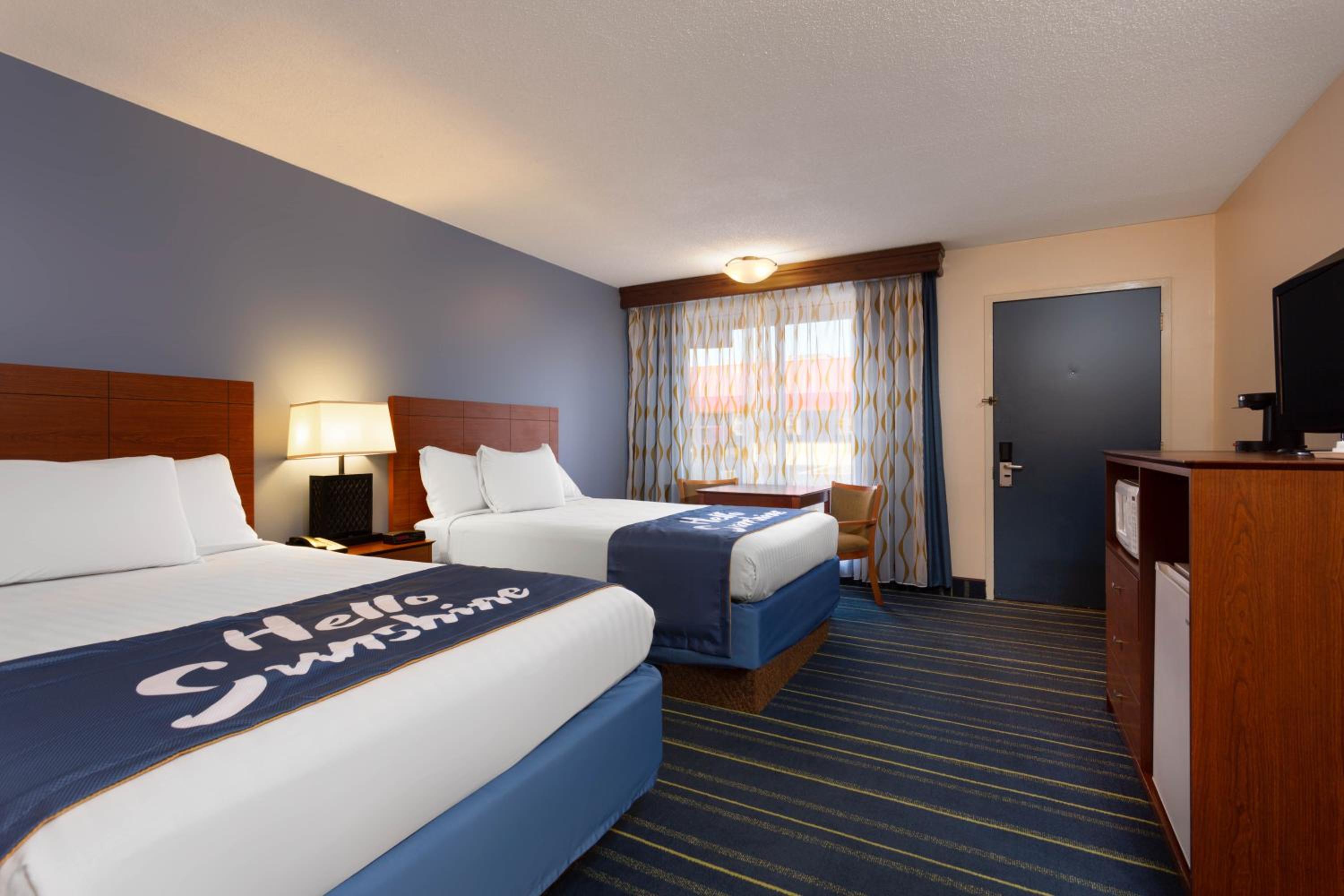 Days Inn by Wyndham Breezewood - Property Image 9