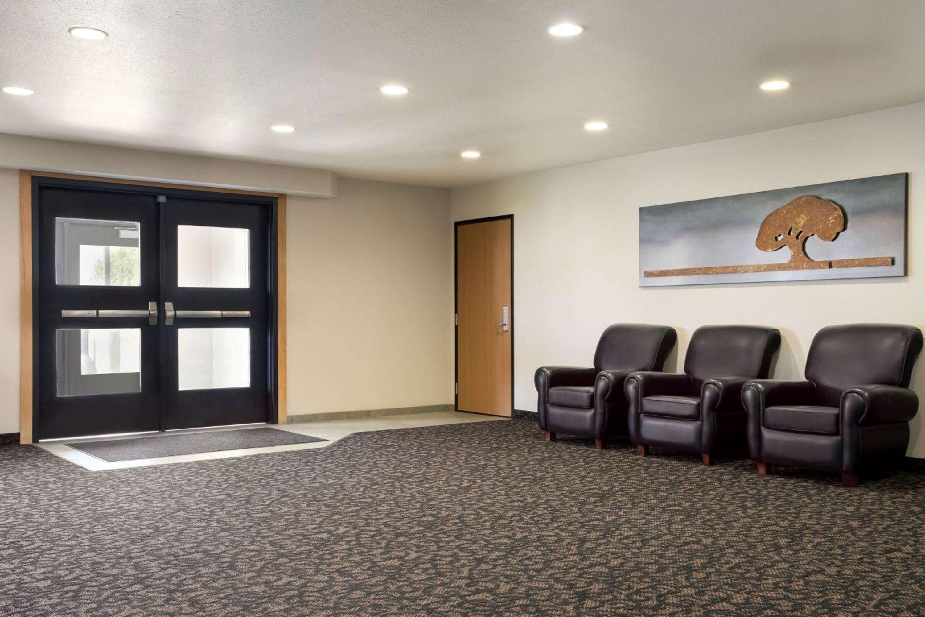 Travelodge by Wyndham Bill WY Thunder Basin Ntl Grassland view 2