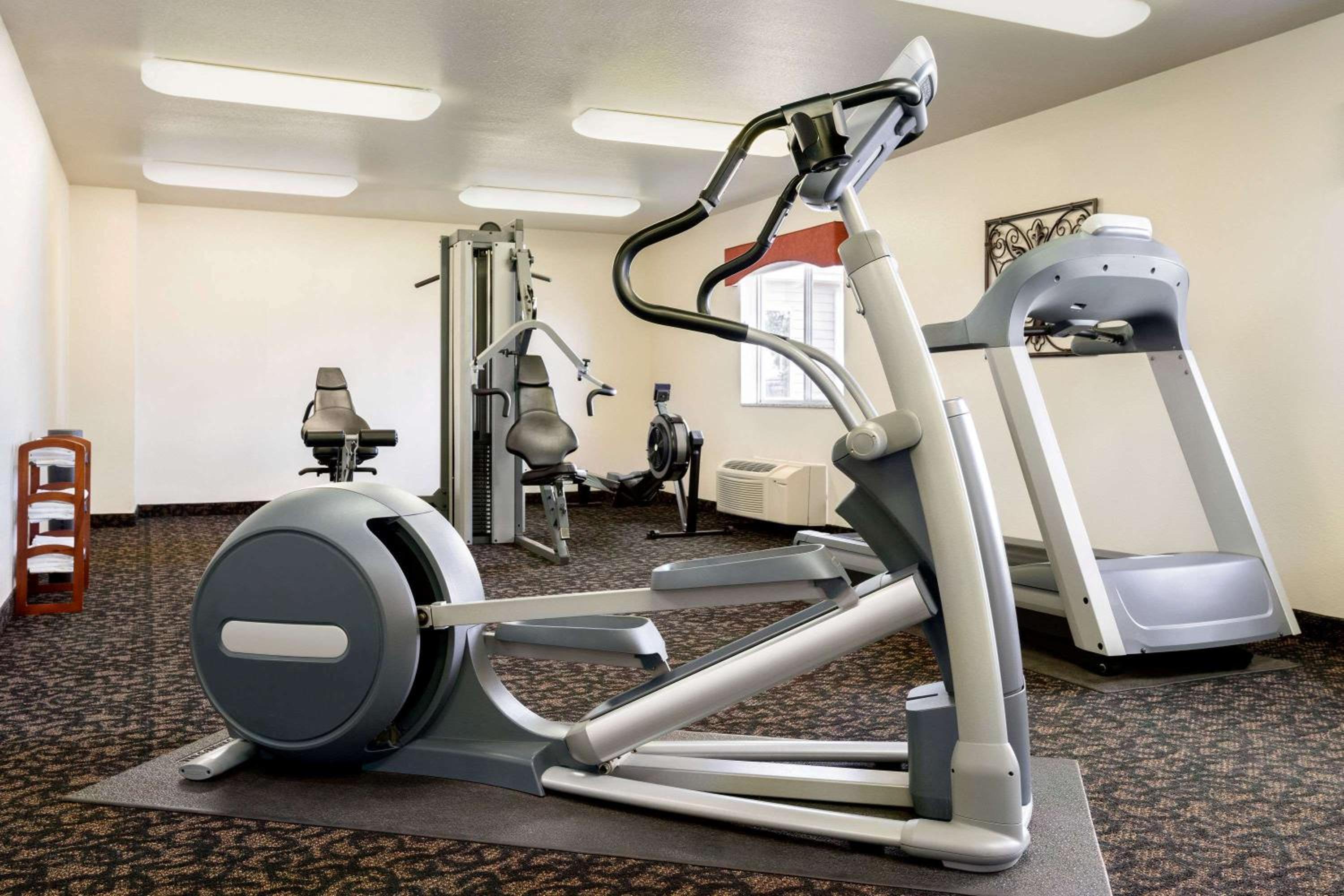 Travelodge by Wyndham Bill WY Thunder Basin Ntl Grassland view 4