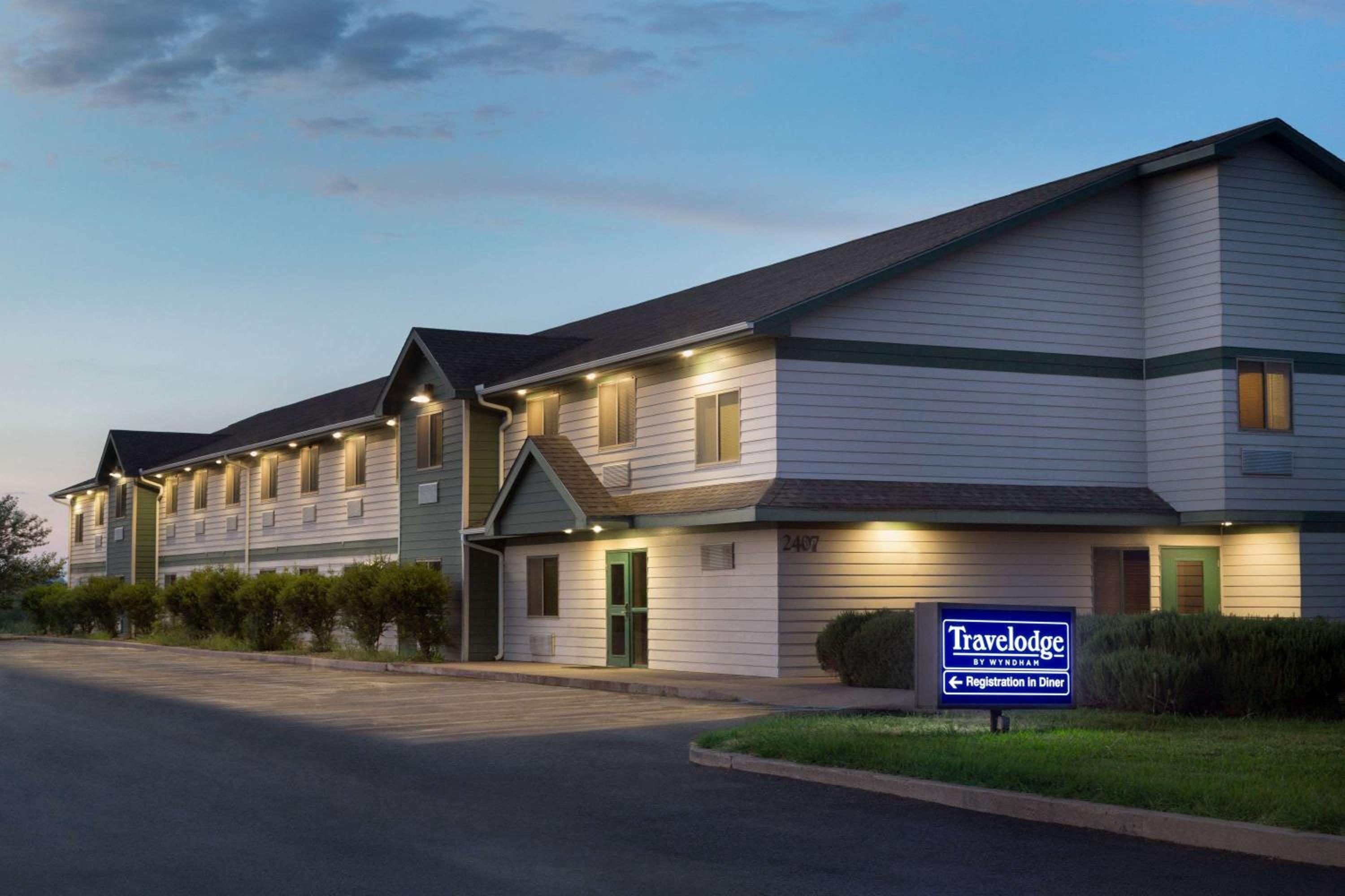 Alpine Vacations - Travelodge by Wyndham Alpine - Property Image 2
