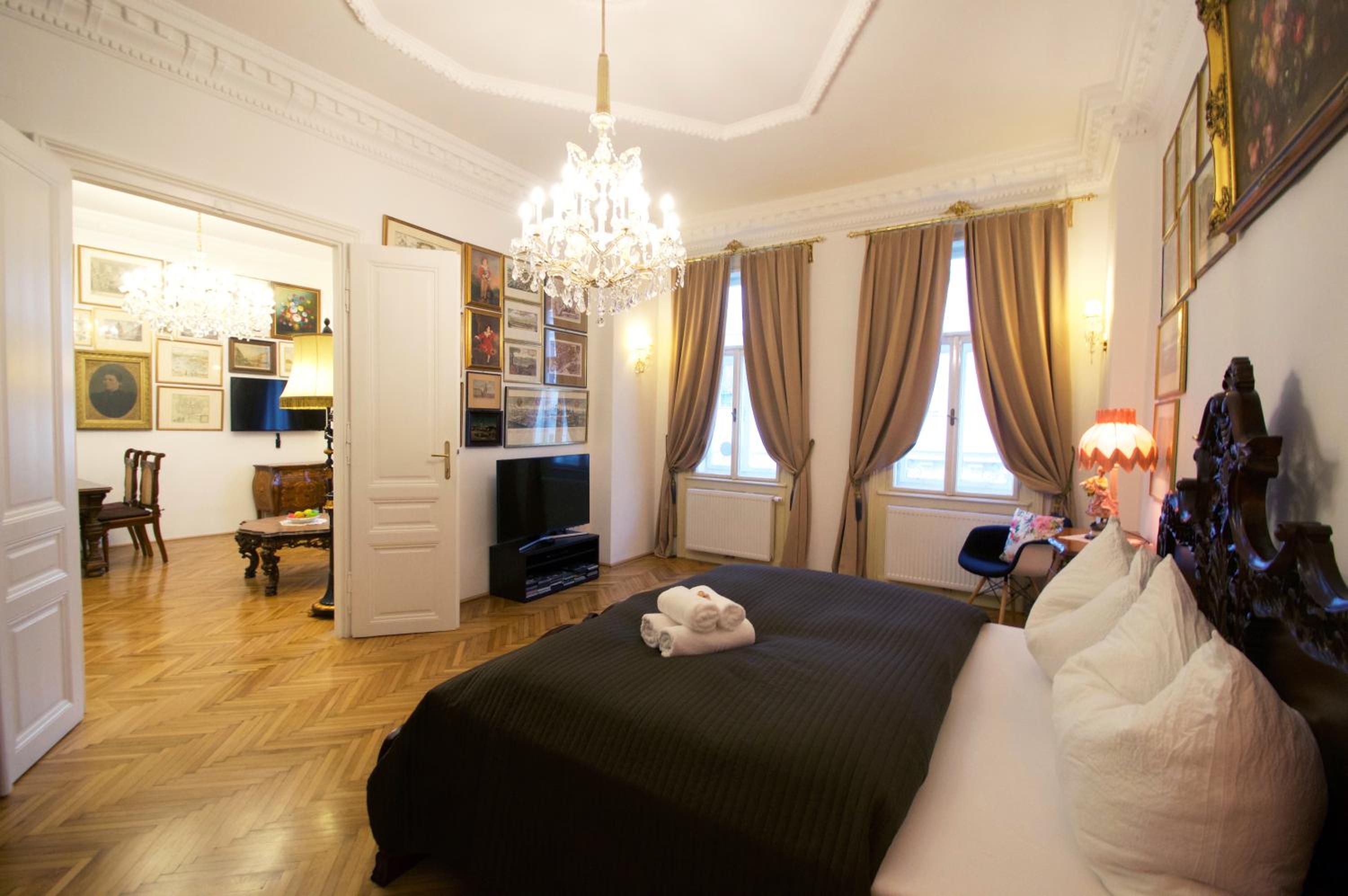 7th HEAVEN Vienna Center Apartments