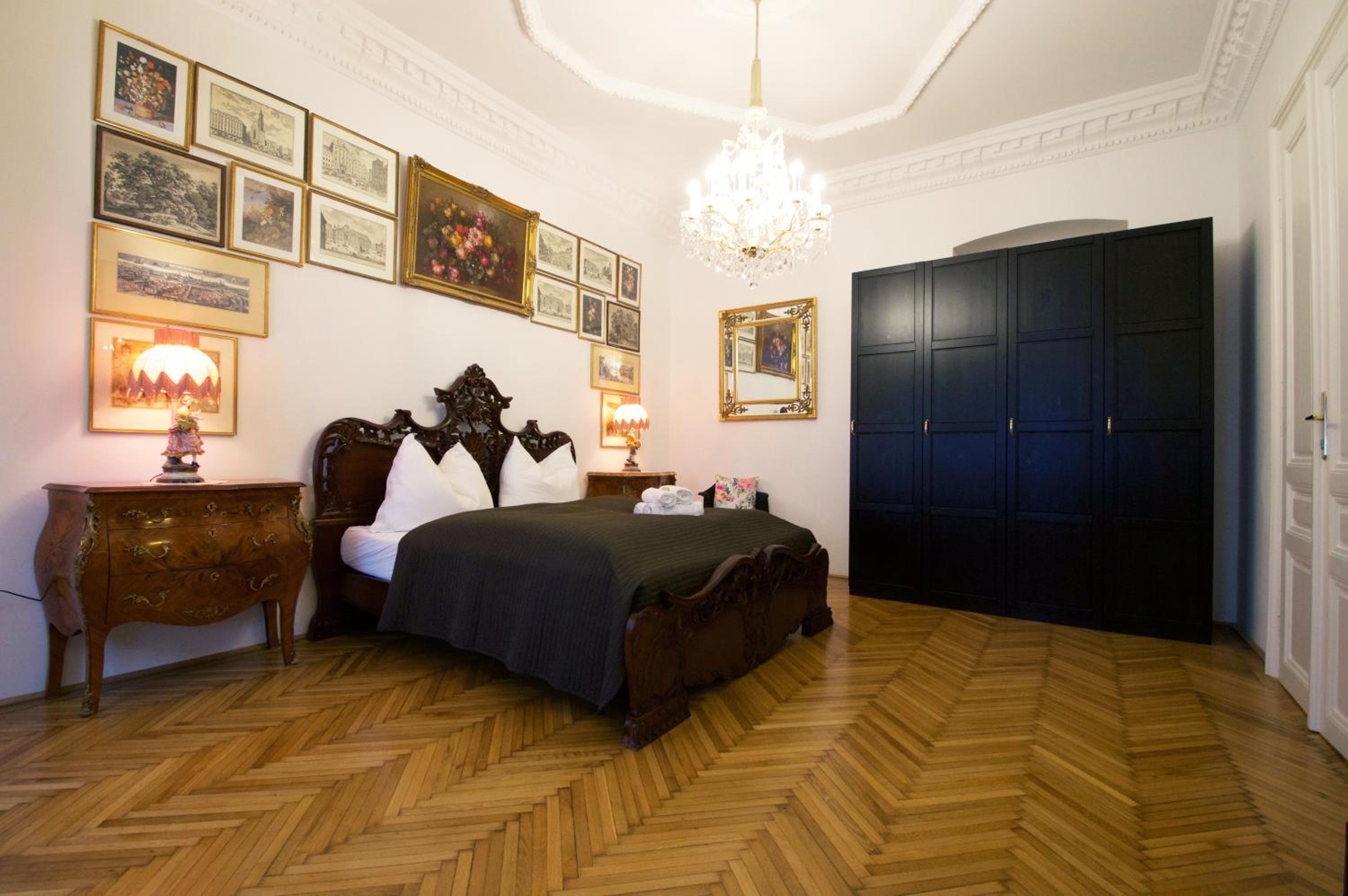 7th HEAVEN Vienna Center Apartments