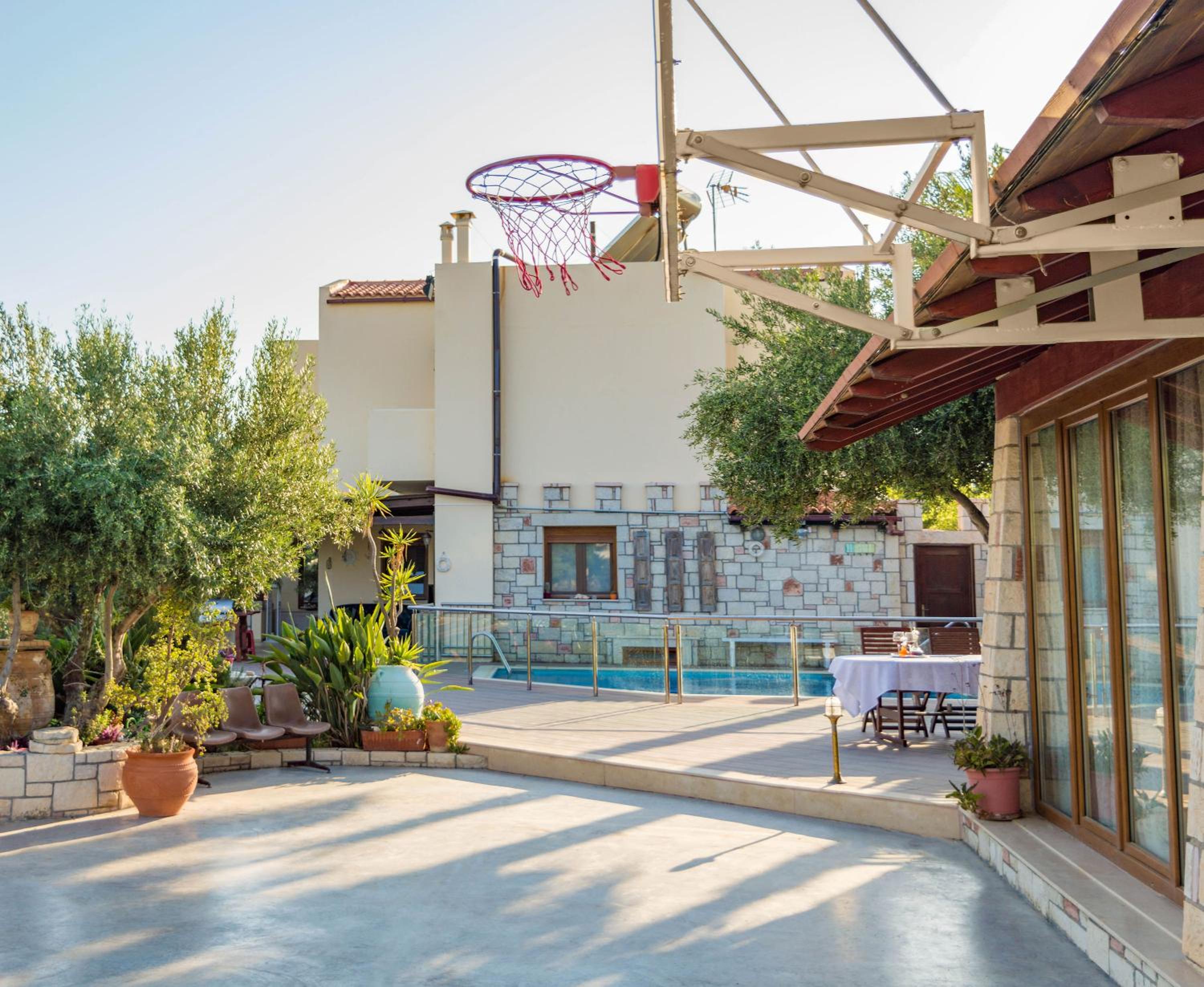 Luxury Villa Karteros view 5
