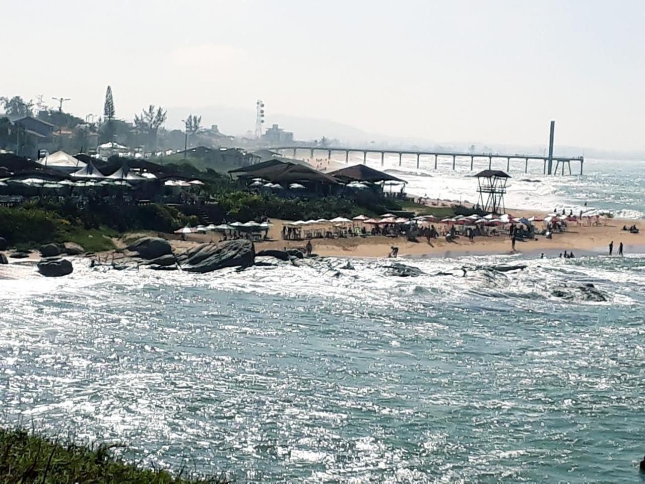 Casa Bonita Rio das Ostras, ar condicionado, wifi, churrasqueira e garagem