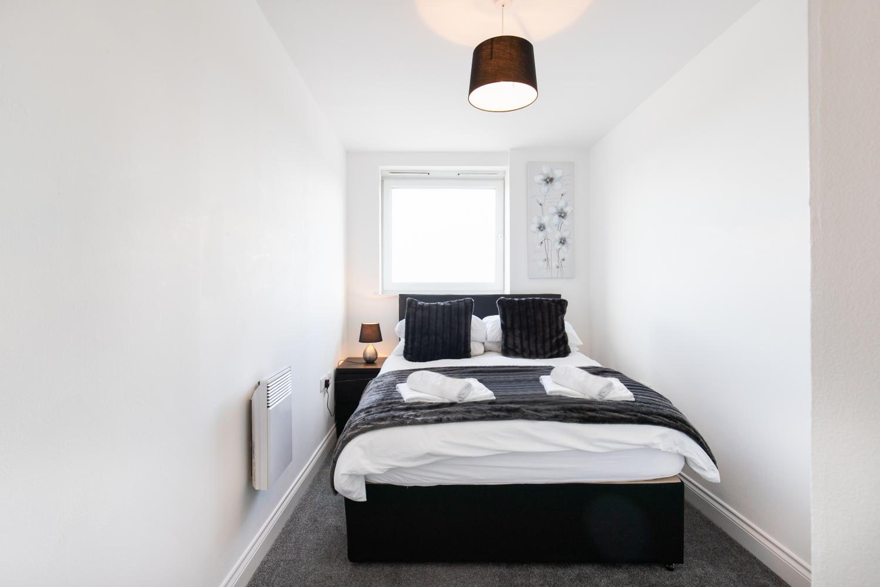 2-bedroom apartment Mill Court, Harlow view 5