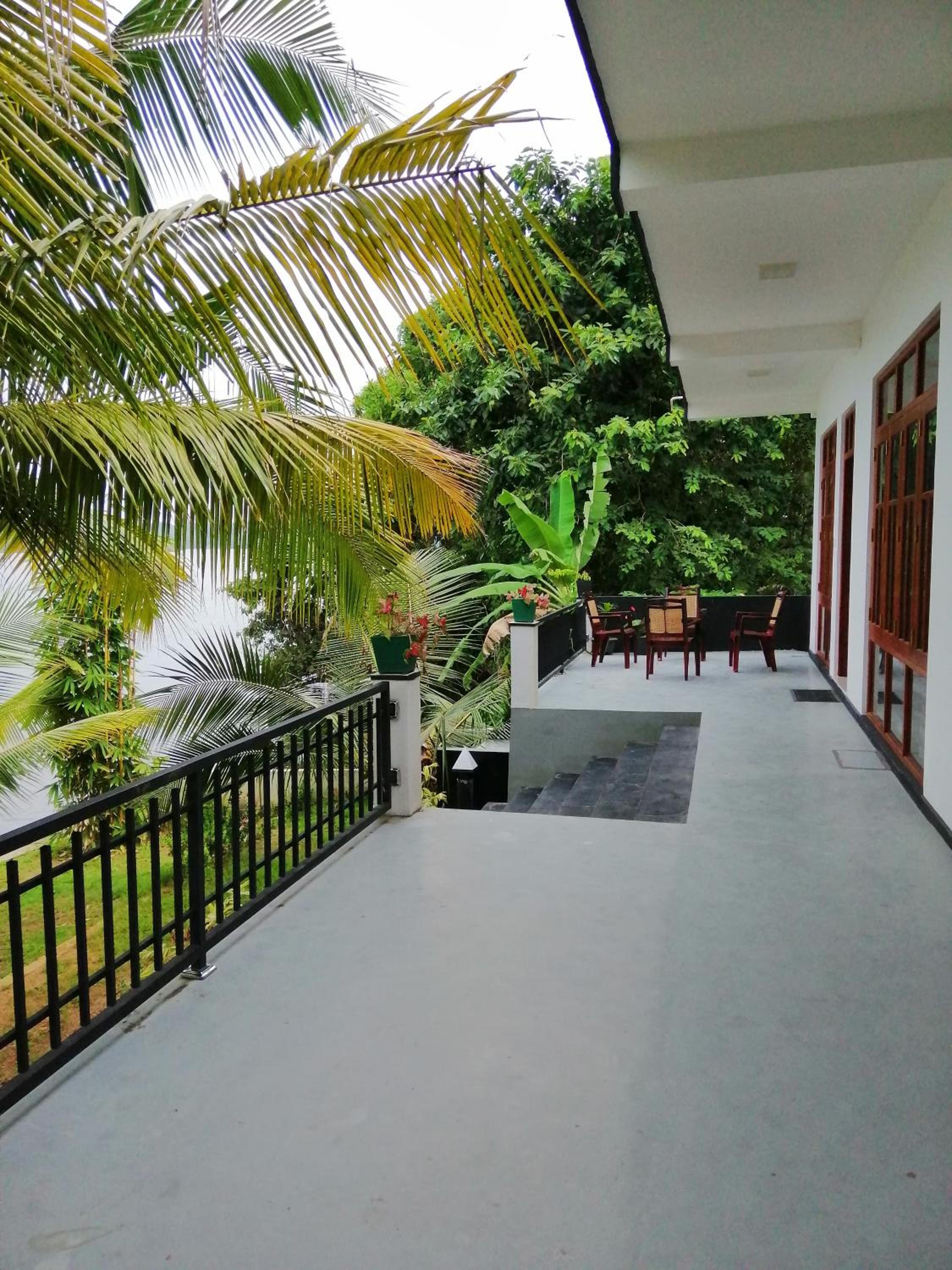 Hikka Lagoon view 2
