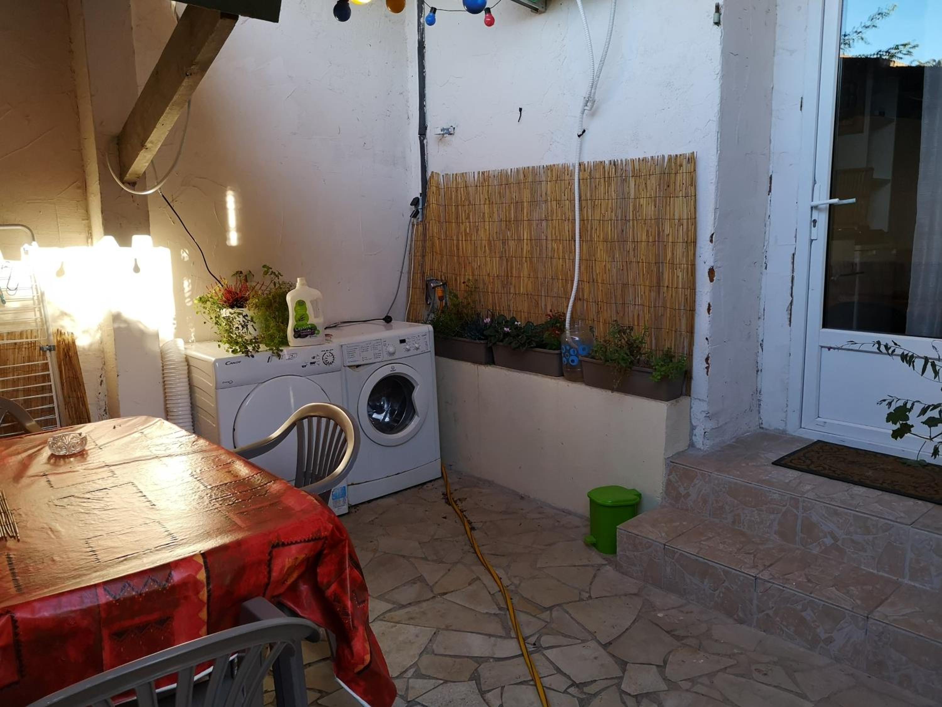Mini Studio de 13 m2 avec terrasse 15 mn centre Nimes view 2