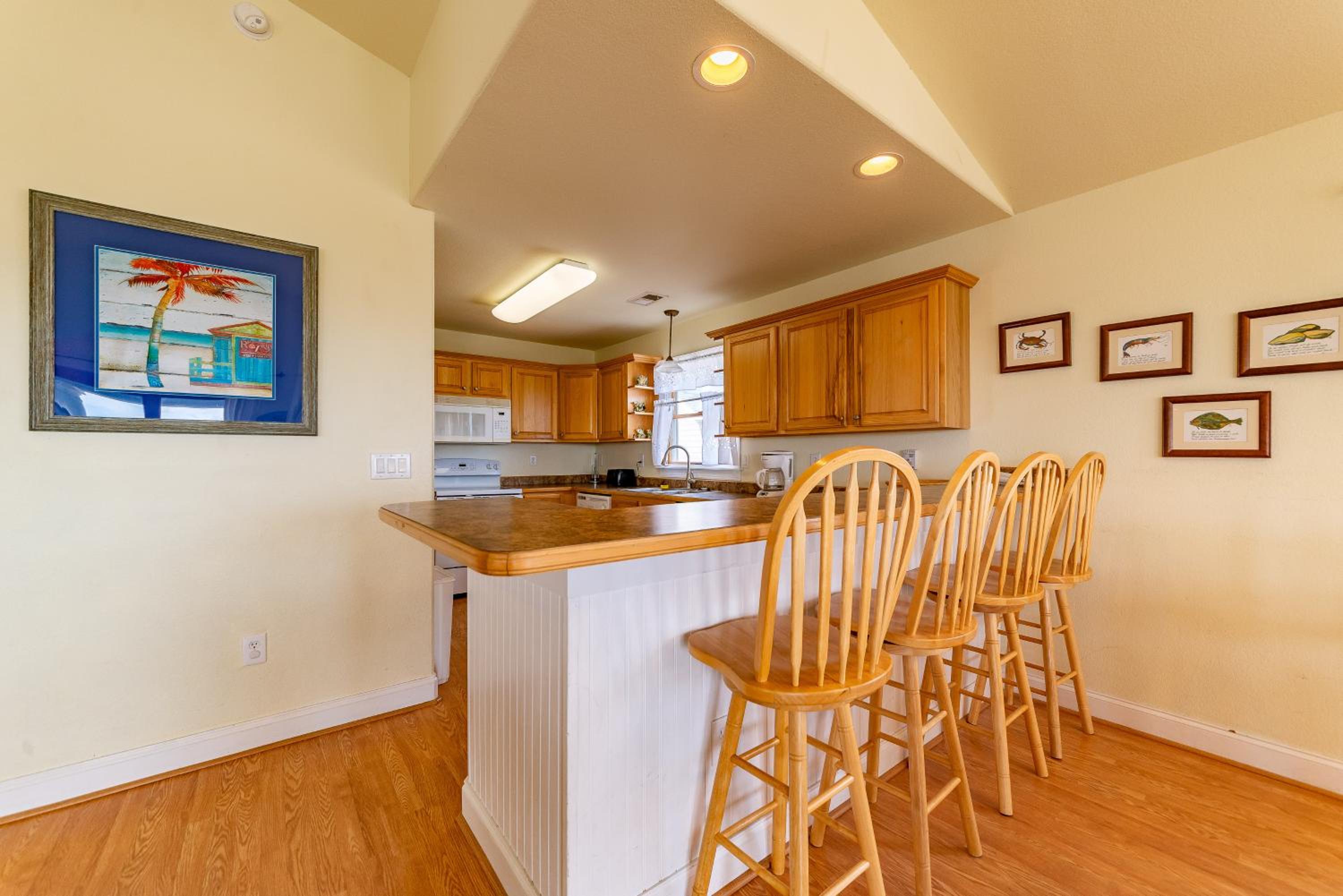 Funtiki - S Nags Head MP 17.5, Semi-Oceanfront, 150 Yds to Beach, Pool, Hot Tub, Pool Table, Pets OK