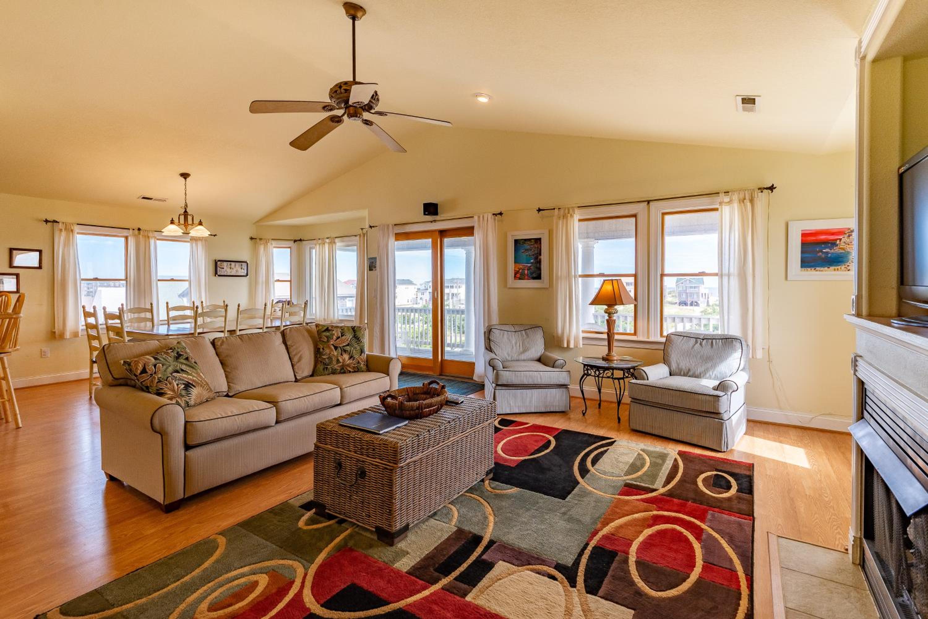 Funtiki - S Nags Head MP 17.5, Semi-Oceanfront, 150 Yds to Beach, Pool, Hot Tub, Pool Table, Pets OK