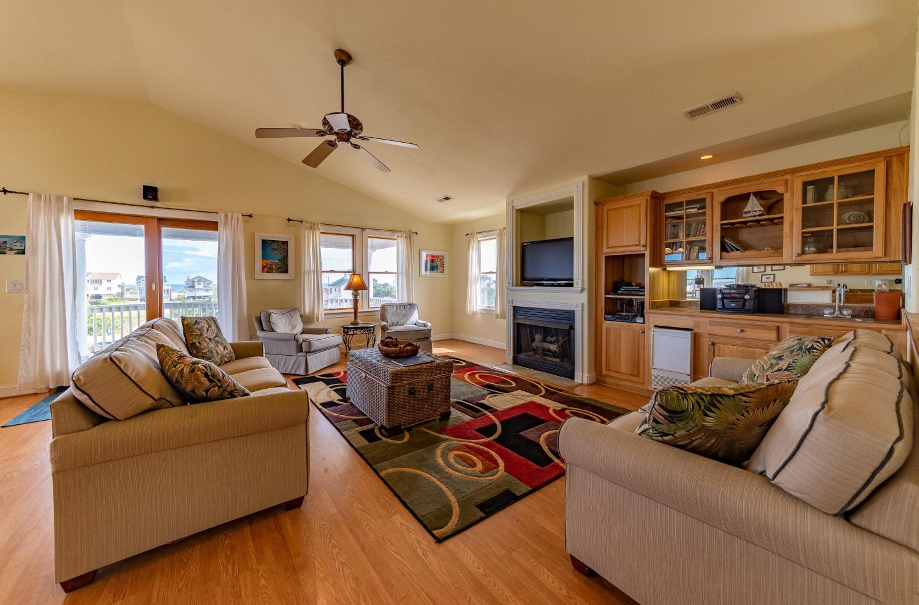 Funtiki - S Nags Head MP 17.5, Semi-Oceanfront, 150 Yds to Beach, Pool, Hot Tub, Pool Table, Pets OK