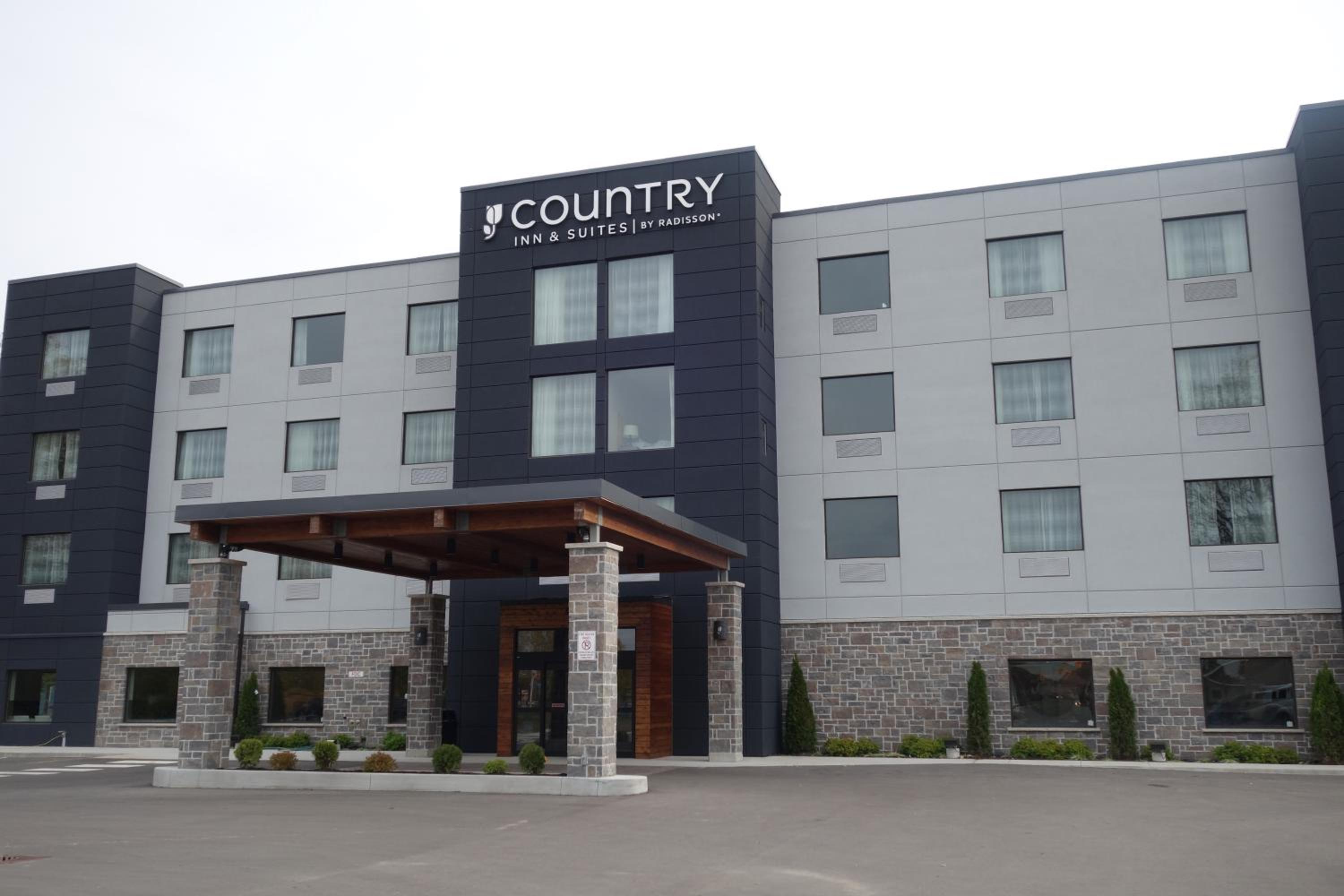Belleville Vacations - Country Inn  Suites by Radisson, Belleville, ON - Property Image 49