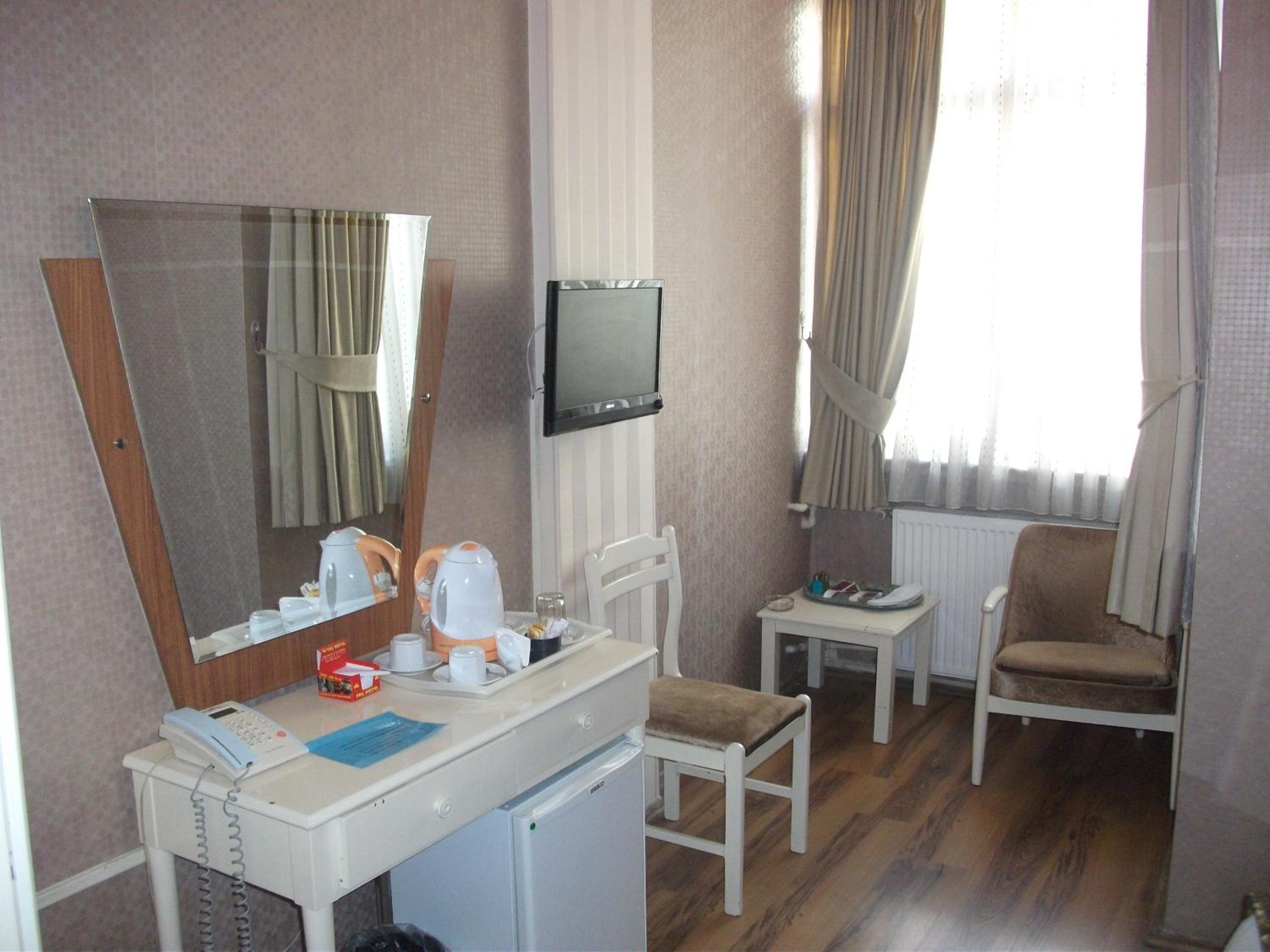 Tac Hotel - Image 18