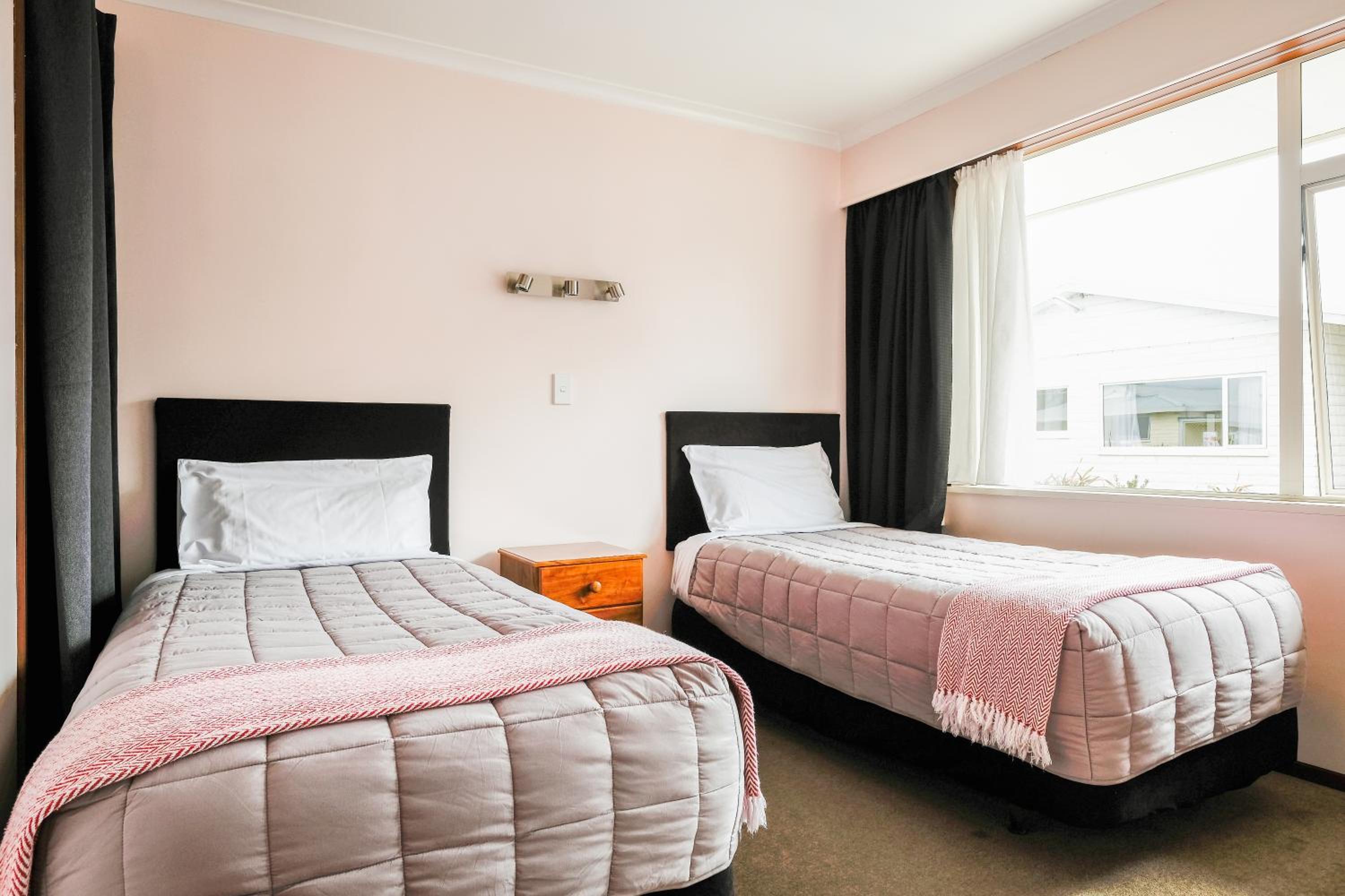 Esplanade Motels