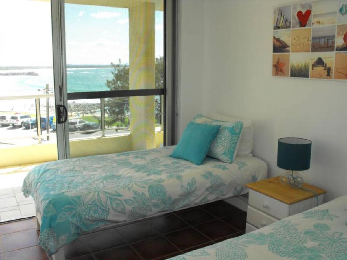 Beachpoint, Unit 202, 28 North Street