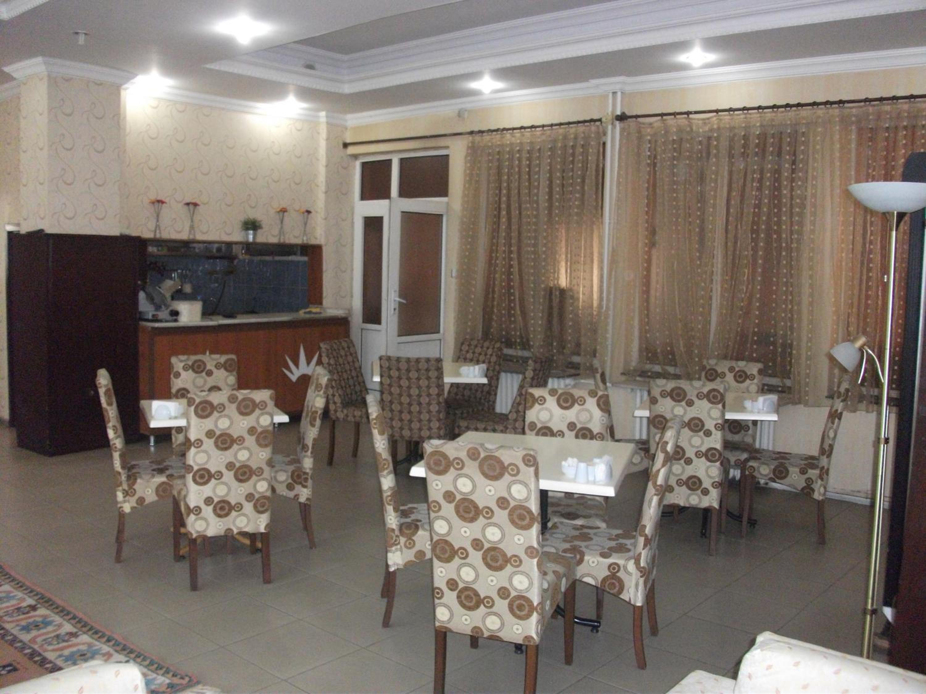 Tac Hotel - Image 88