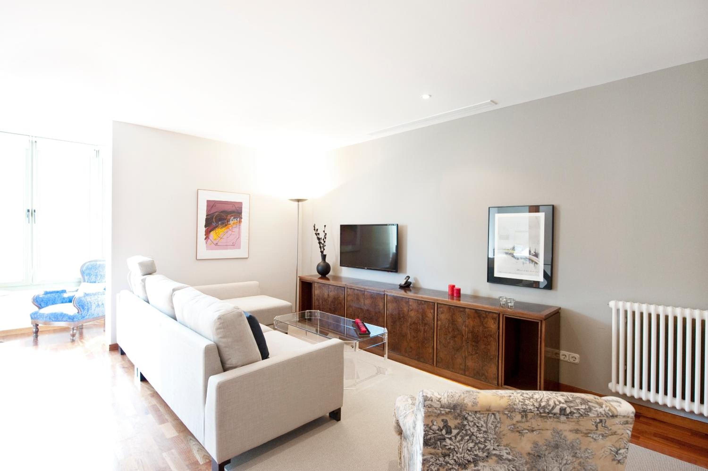 You Stylish City Center Apartments